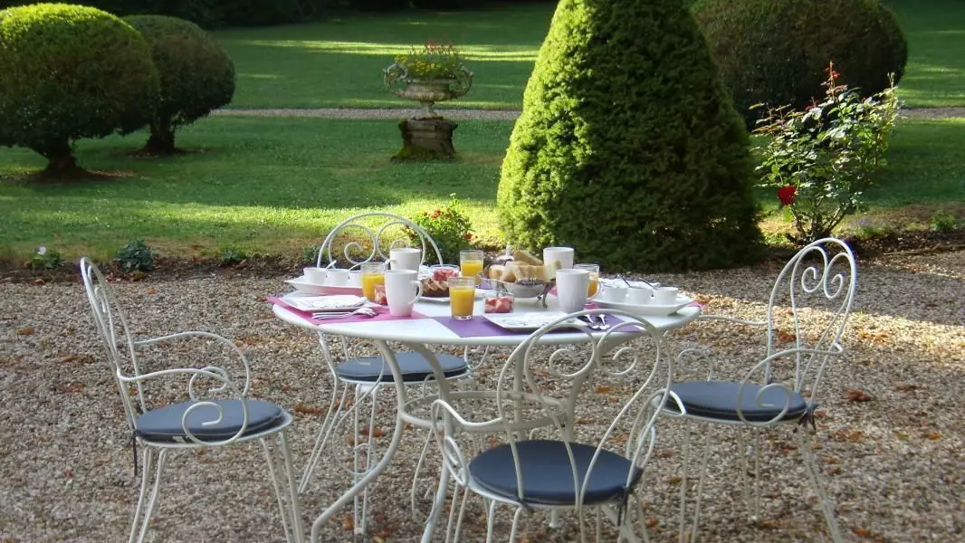 Petit déjeuner estival au Domaine de Pellerey_4