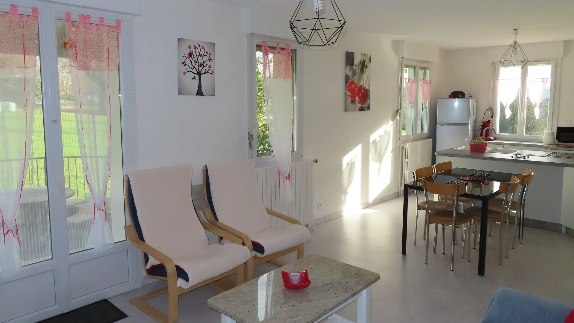 Le Gîte de Beaumont. Pièce de vie : 32 m2_3