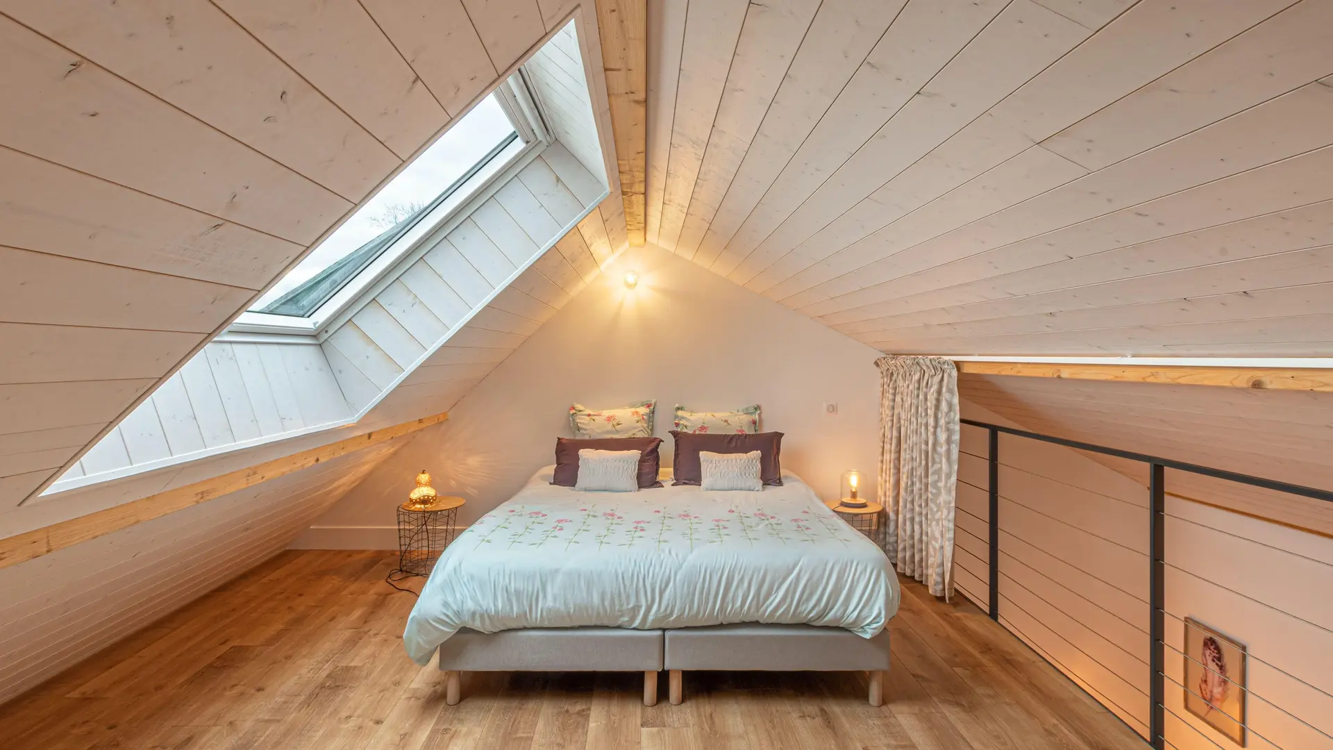 chambre mezzanine avec 1 lit king size_7