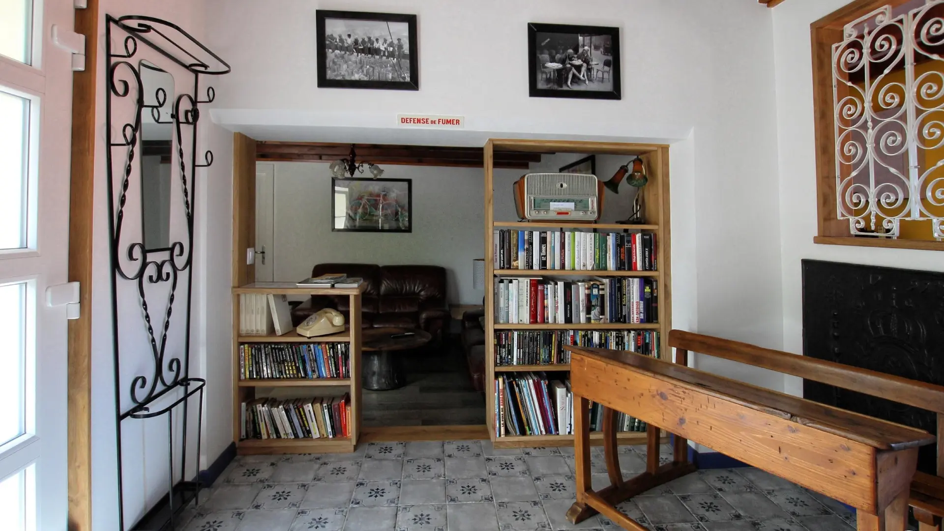 Vue du salon depuis l'entrée_8