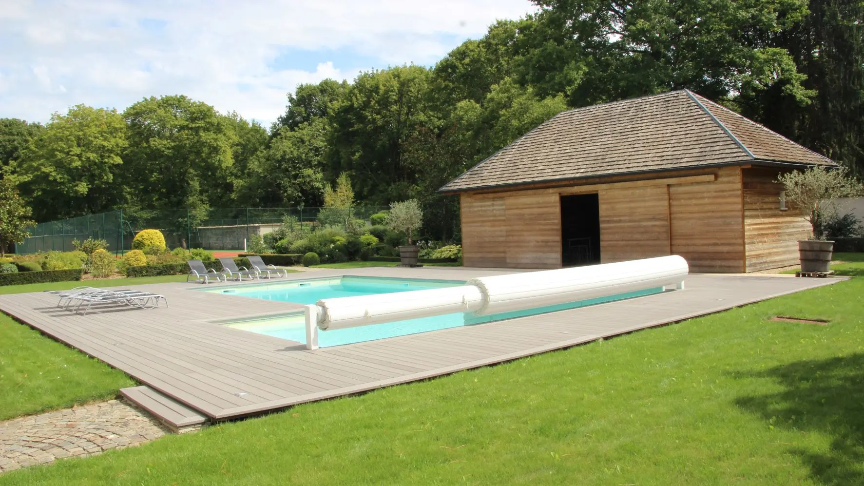 Piscine,Terrain Tennis Palais Abbatial