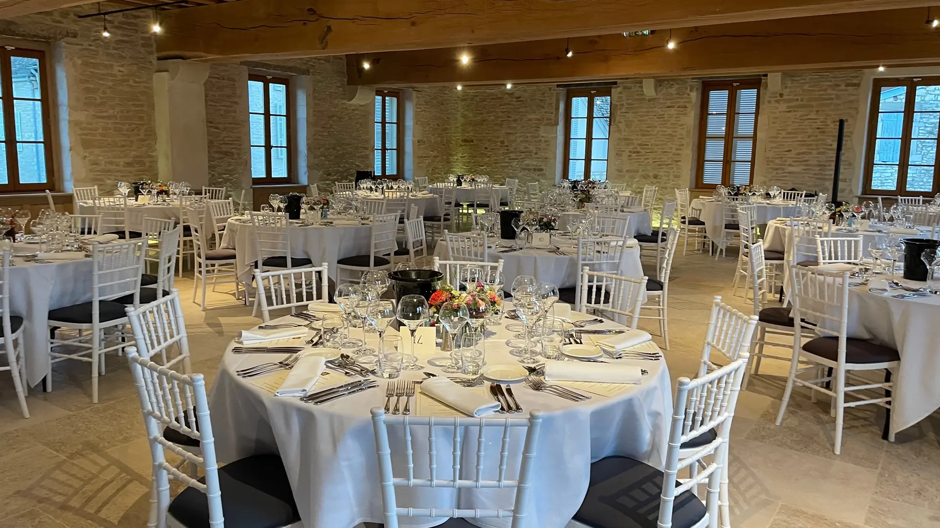 Tables rondes - Salle de réception