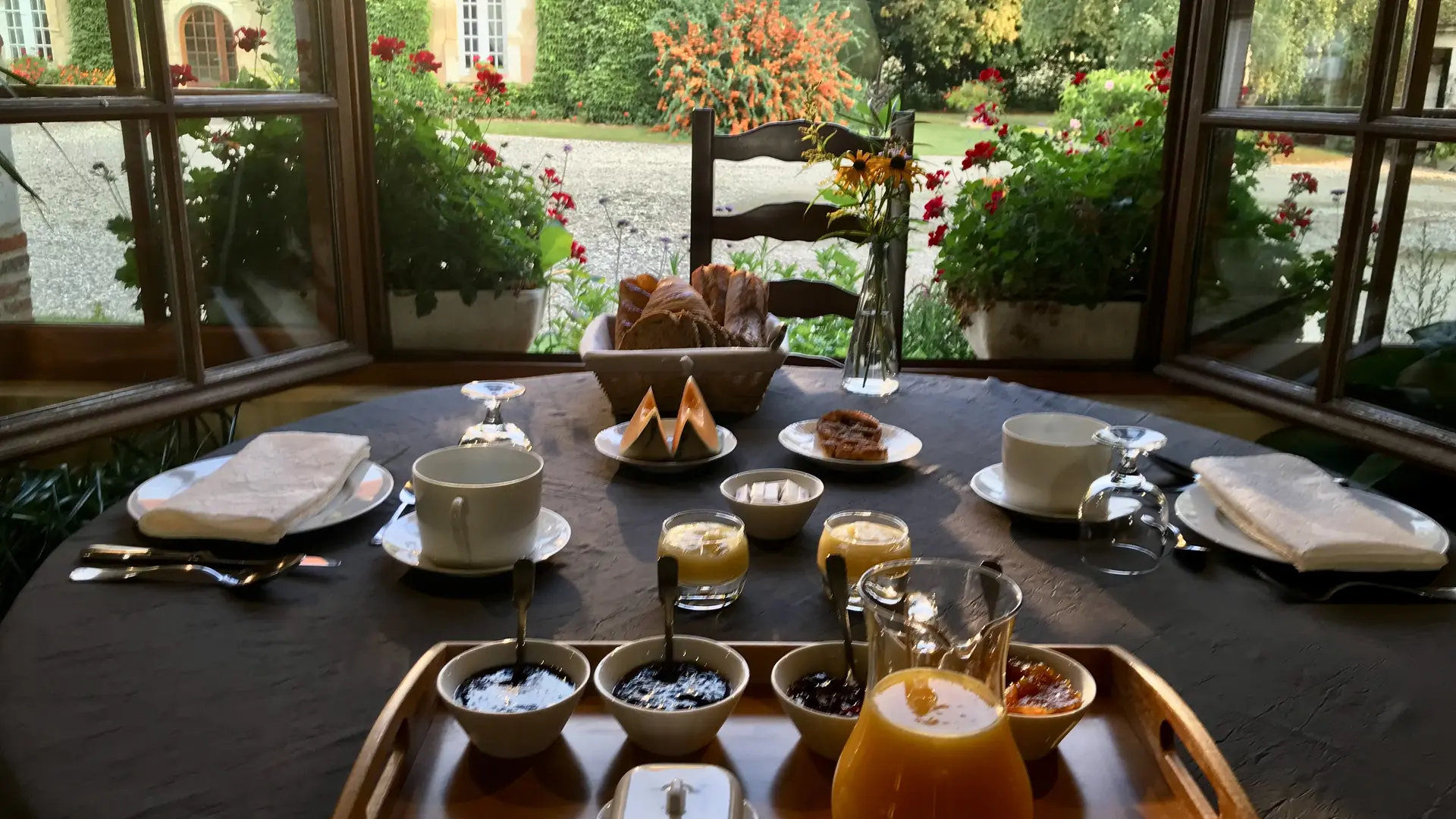 Petits-déjeuners au Château de Ribourdin - Maison d'Hôtes de Charme en Bourgogne