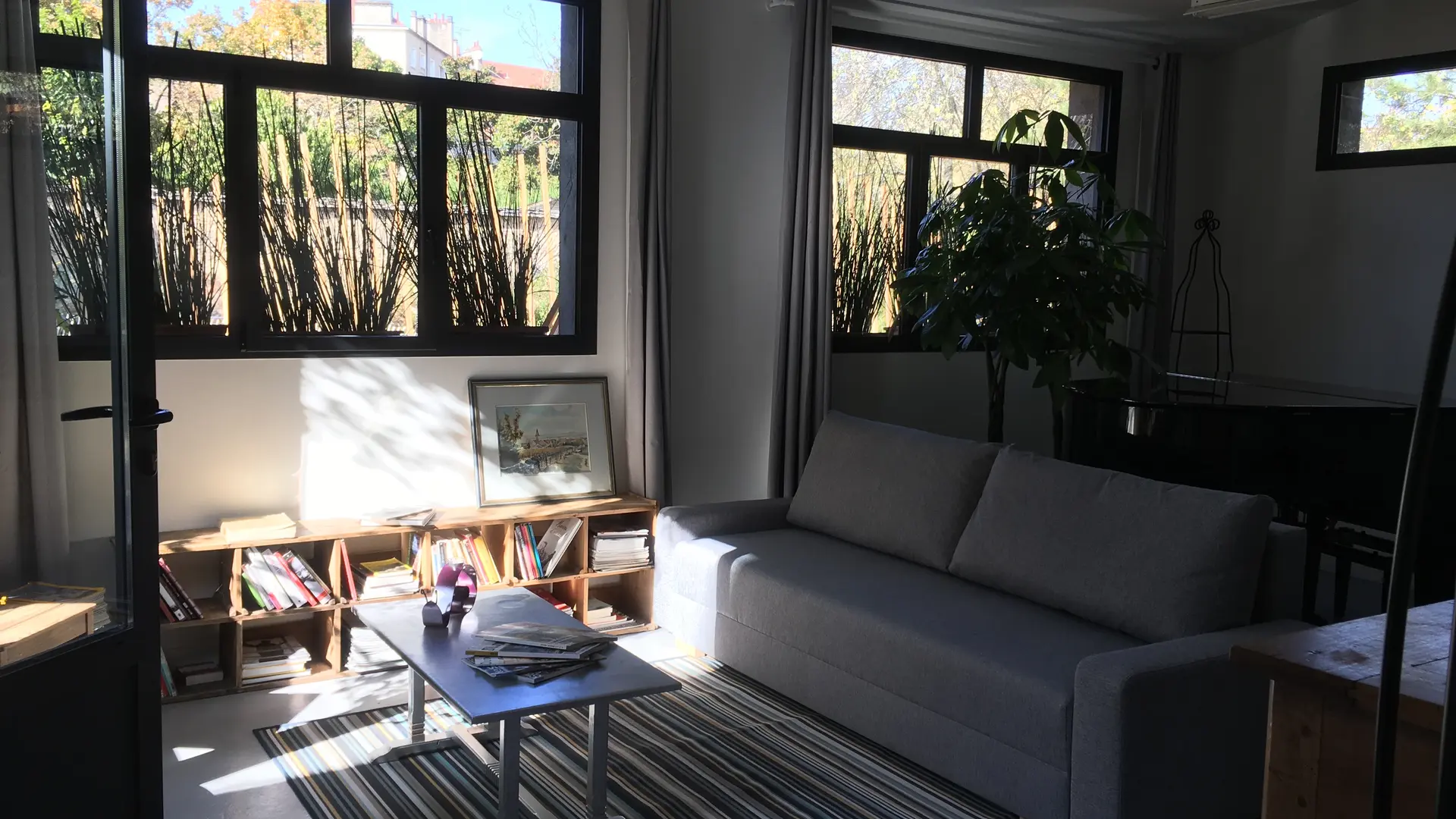 Entrée sur pièce principale