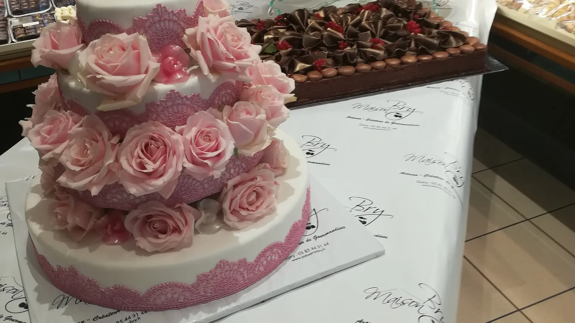 Givry---Maison-Bry---Wedding cake et buffet de desserts