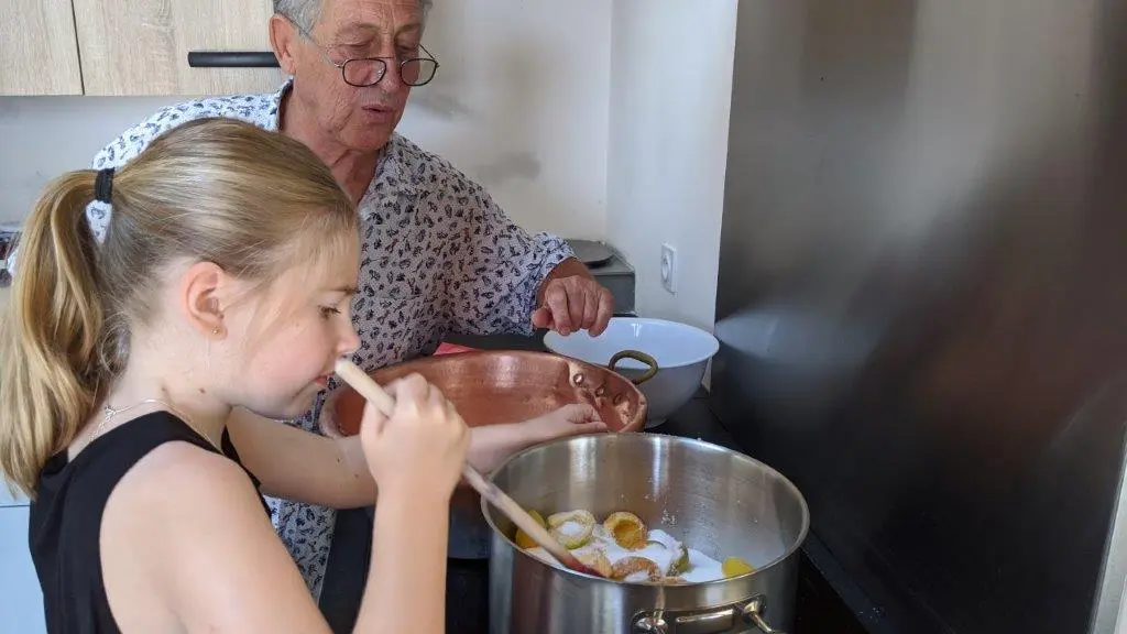 Fabrication de confiture d'abricots