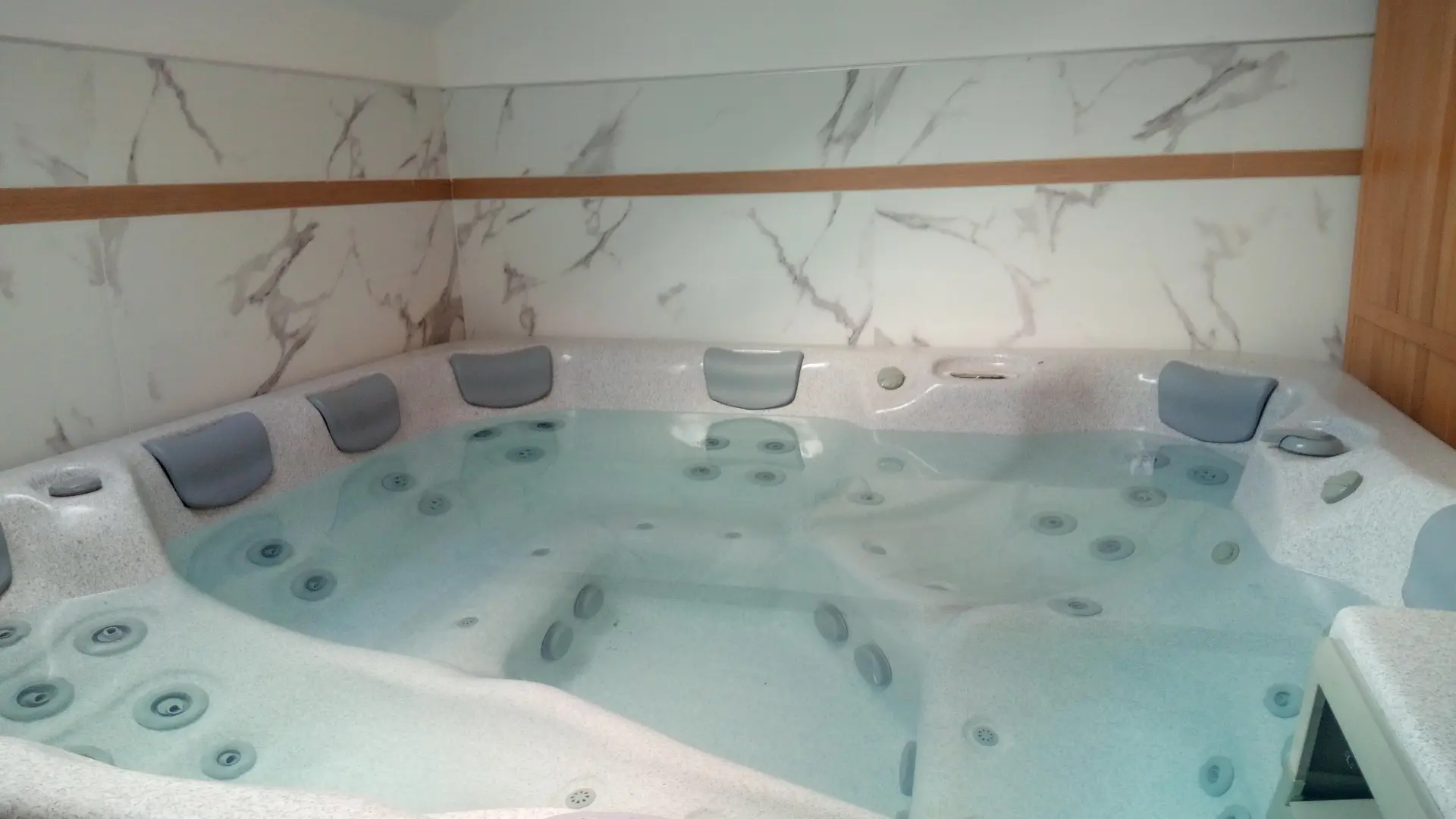 Jacuzzi