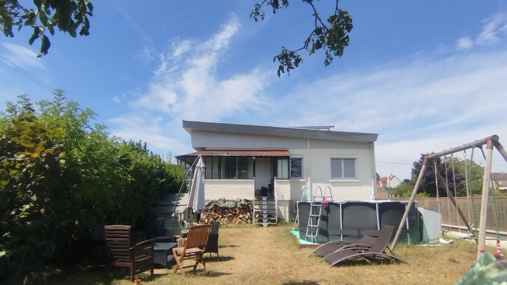 Maison depuis le jardin arrière