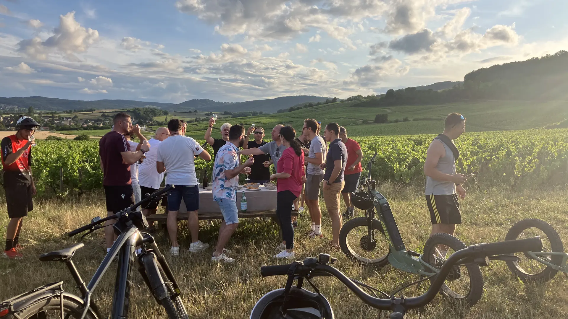 Pause dégustaiton dans les vignes