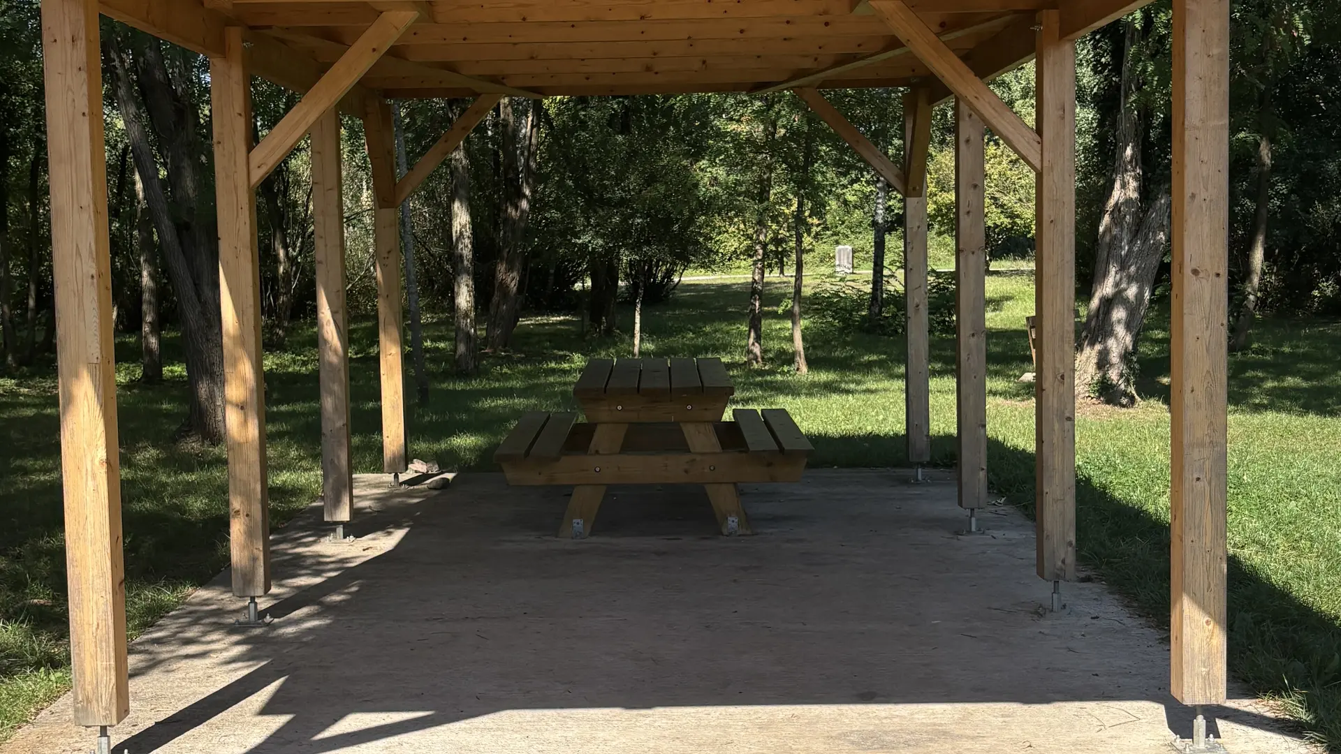 AIRE DE PIQUE NIQUE N°6