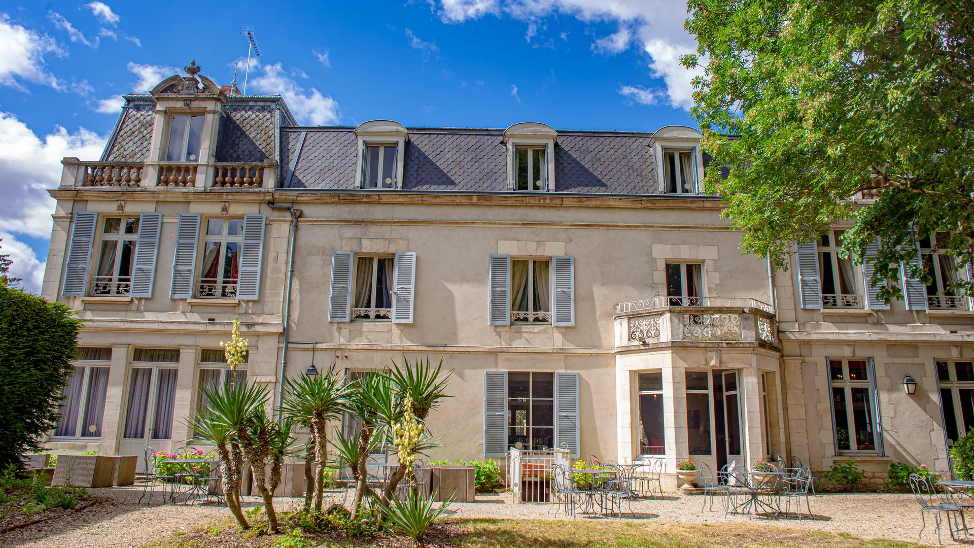 Façade côté parc - Hôtel Les Maréchaux - Auxerre