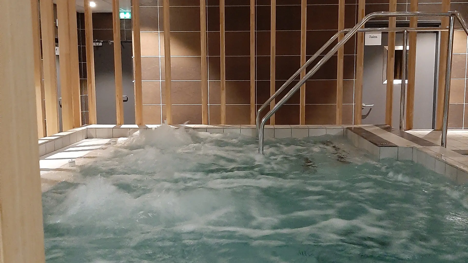 JACUZZI INTERIEUR 2