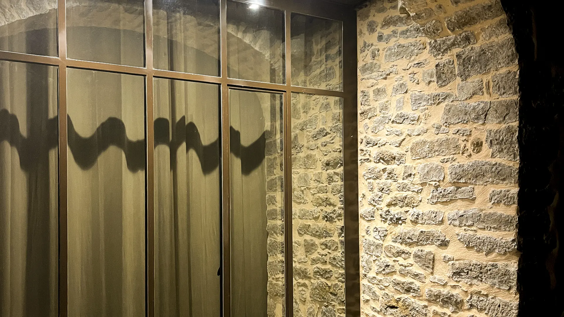 Jeunes filles la nuit