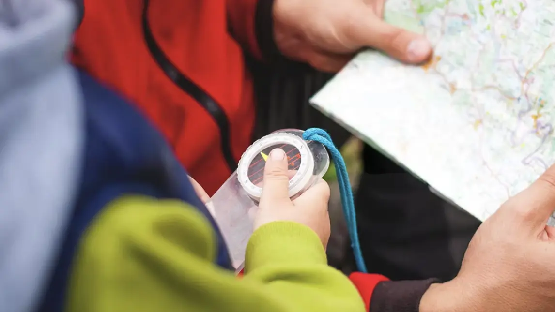 Orientation à la carte et boussole