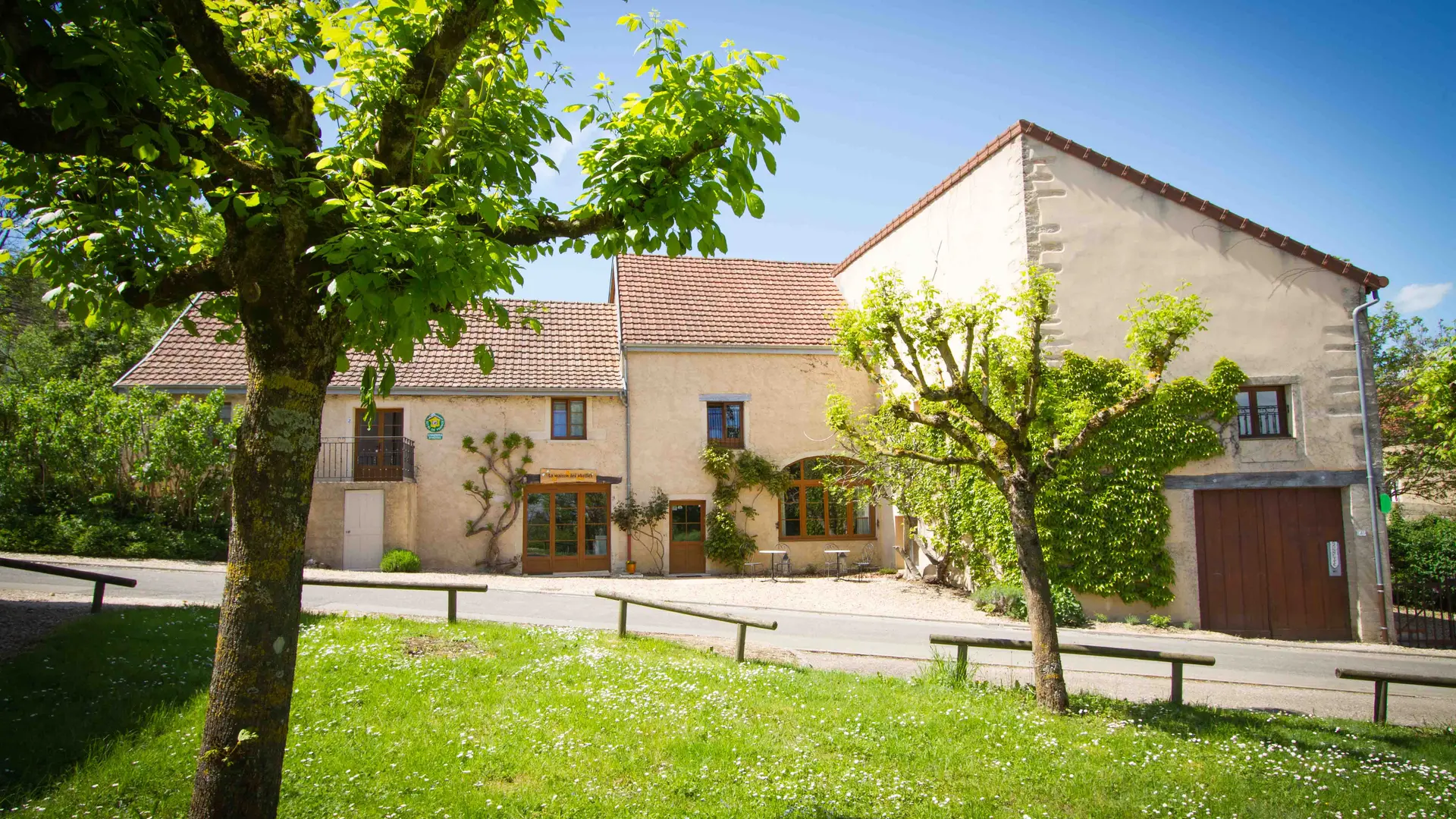 La Maison des Abeilles_vue de face