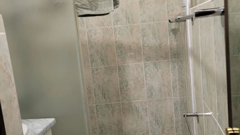 Lavabo et douche