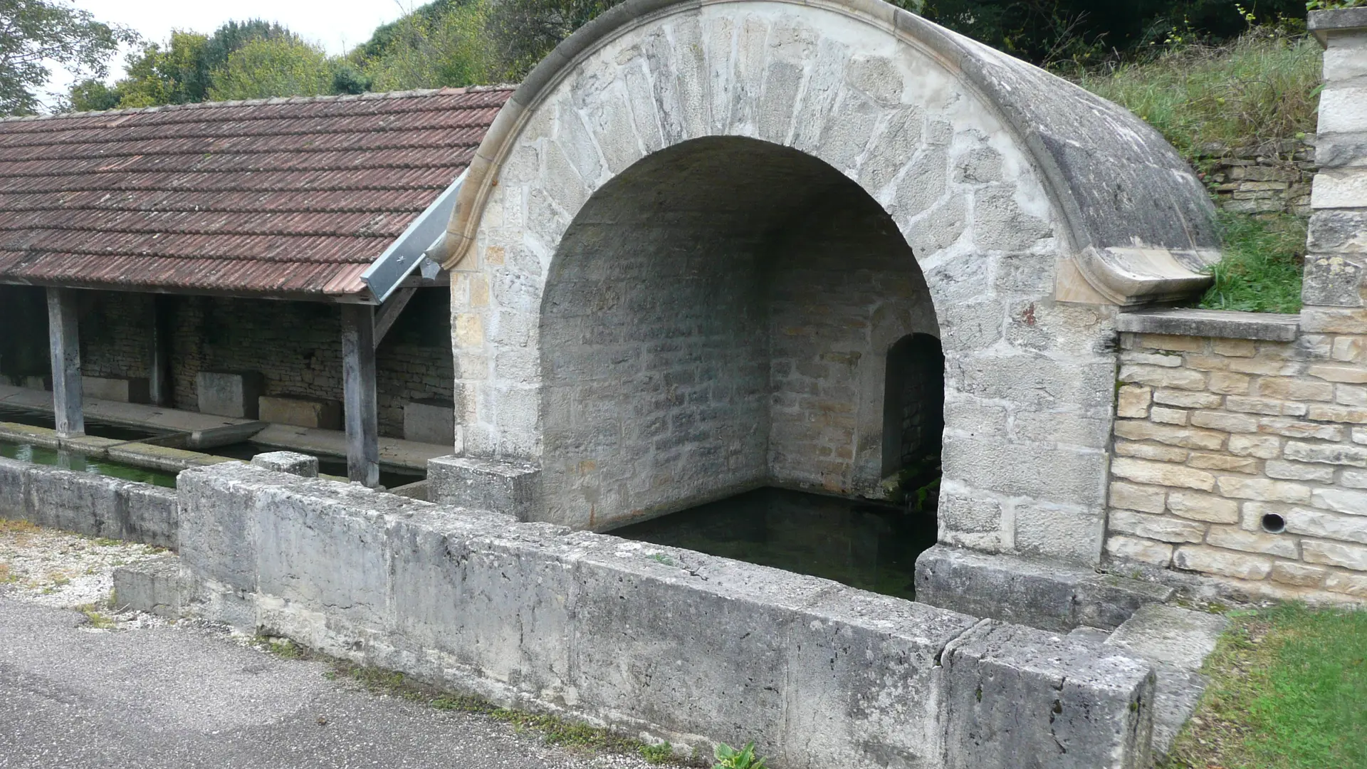 Lavoir Margilley (2)