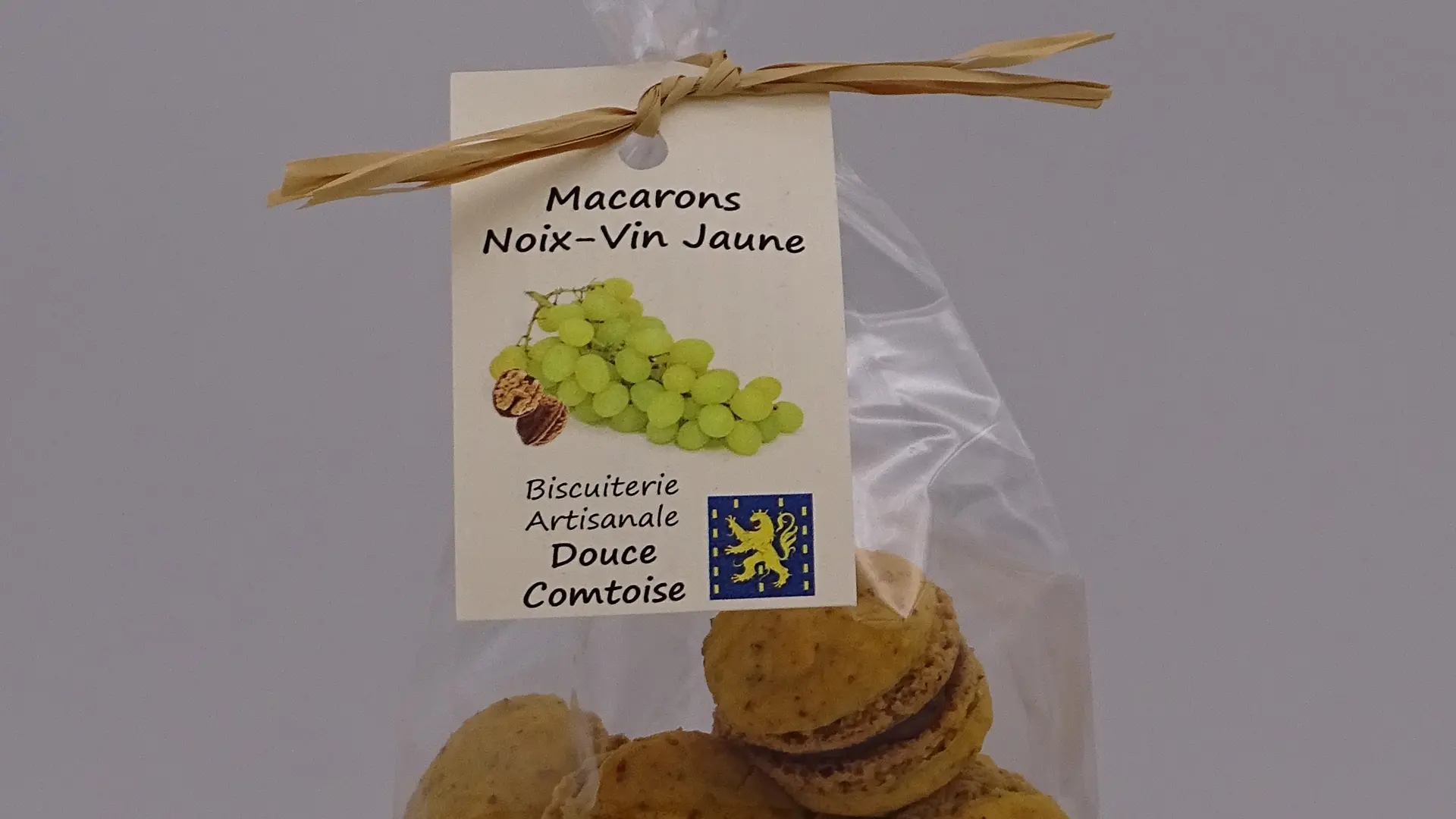 Macarons Noix-Vin Jaune