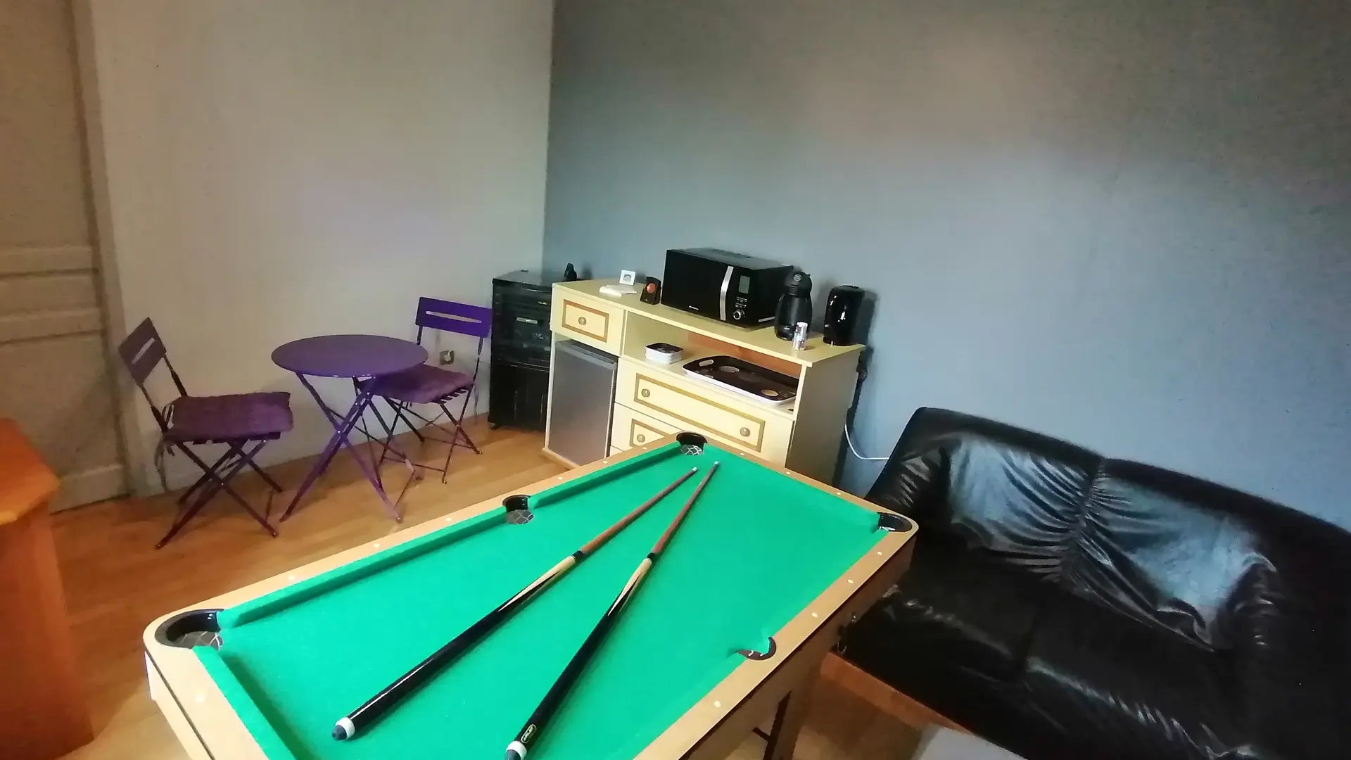 SALON 1