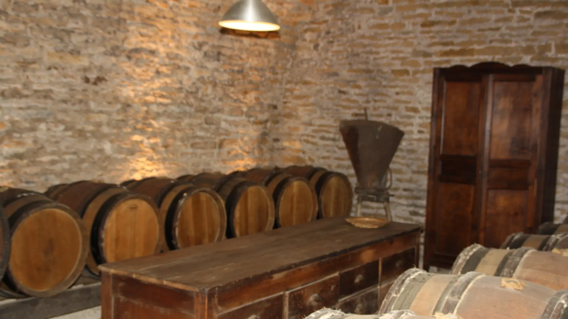 Saint-Desert---Villa-Zelia---Location-de-salle---2019---Caveau--2-