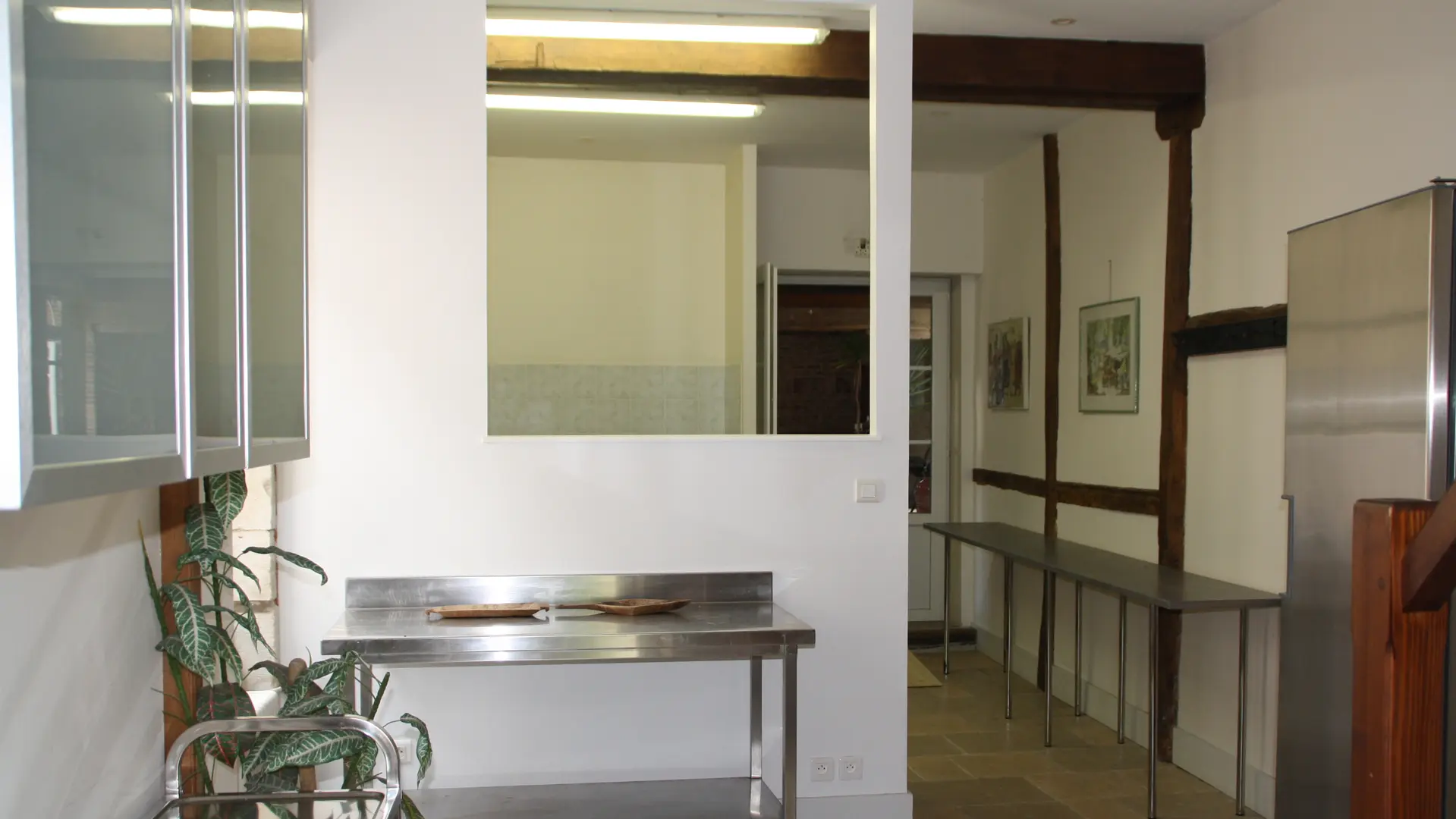 Saint-Desert---Villa-Zelia---Location-de-salle---2019---Cuisine-orangerie