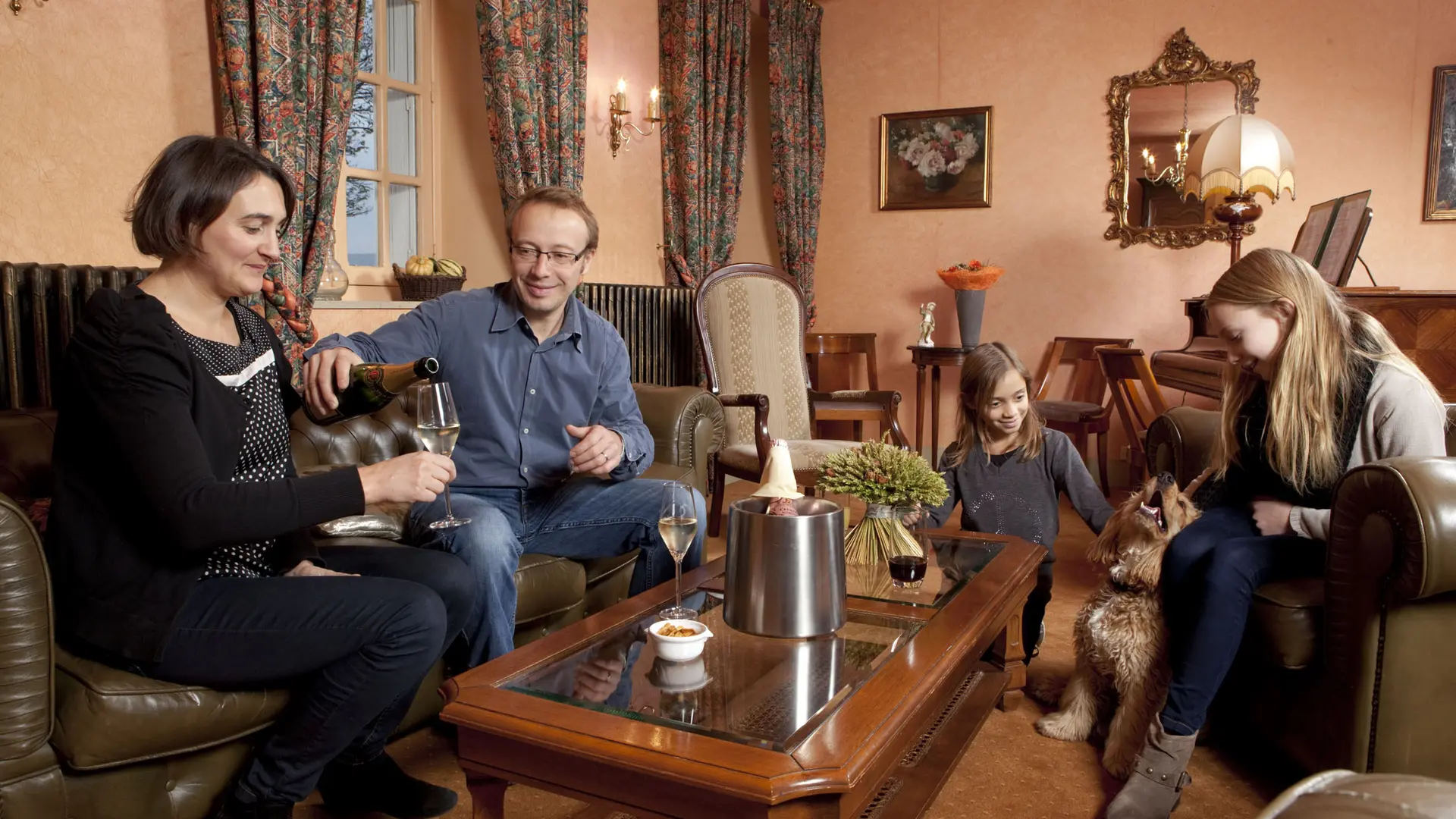 Salon ambiance apéritif Hôtel Arts & Terroirs