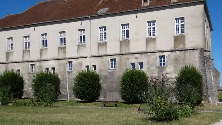 Salle des fêtes Pesmes 5