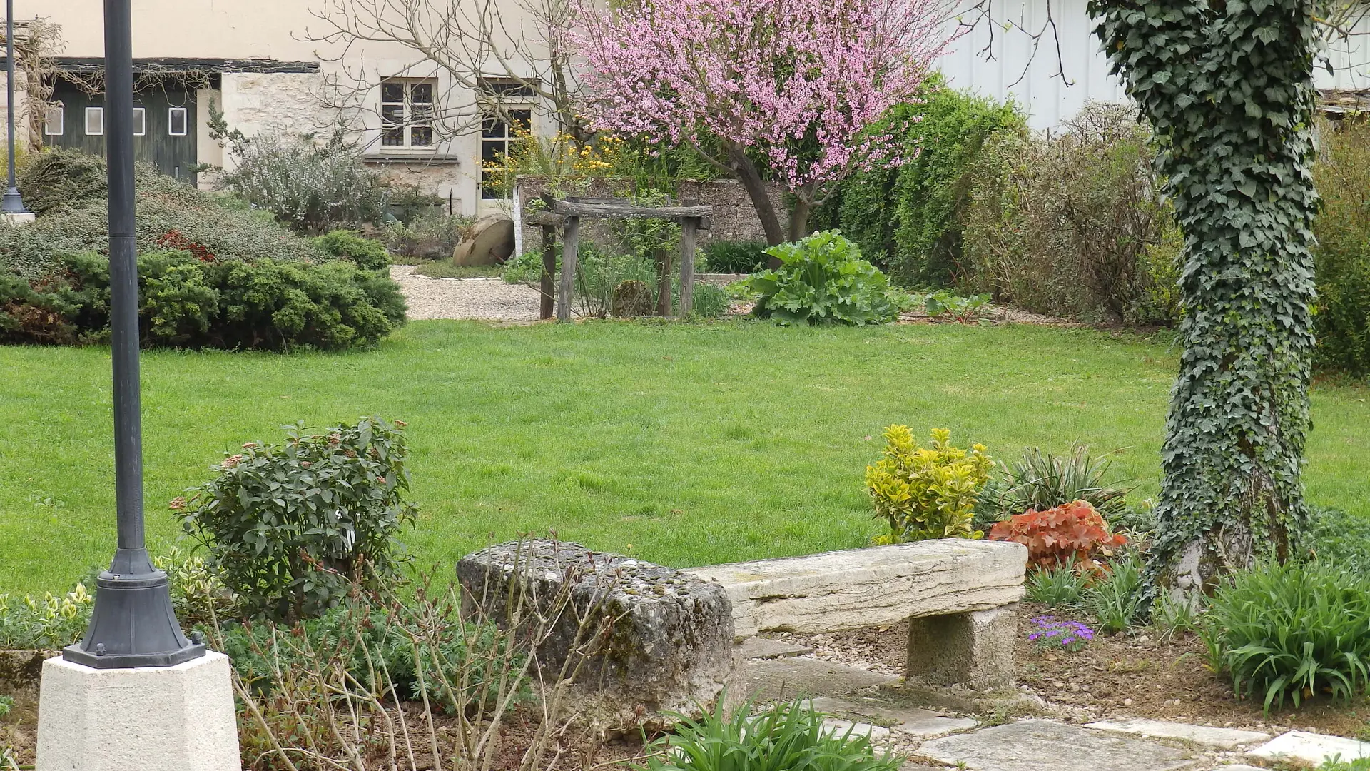 Le jardin au printemps