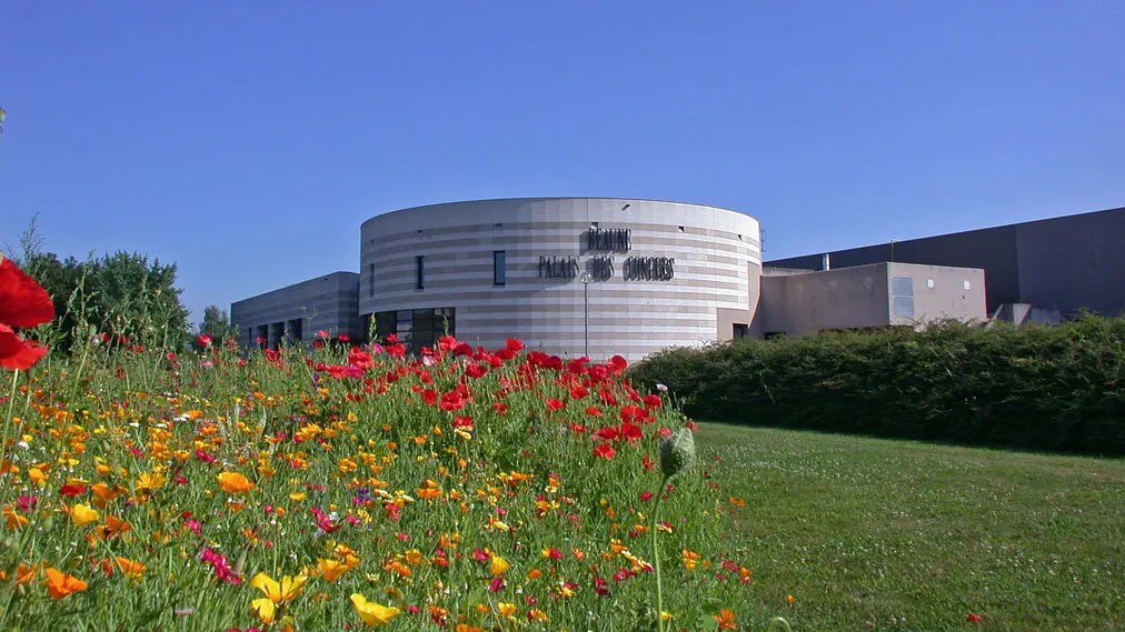 Palais des Congrès de Beaune été