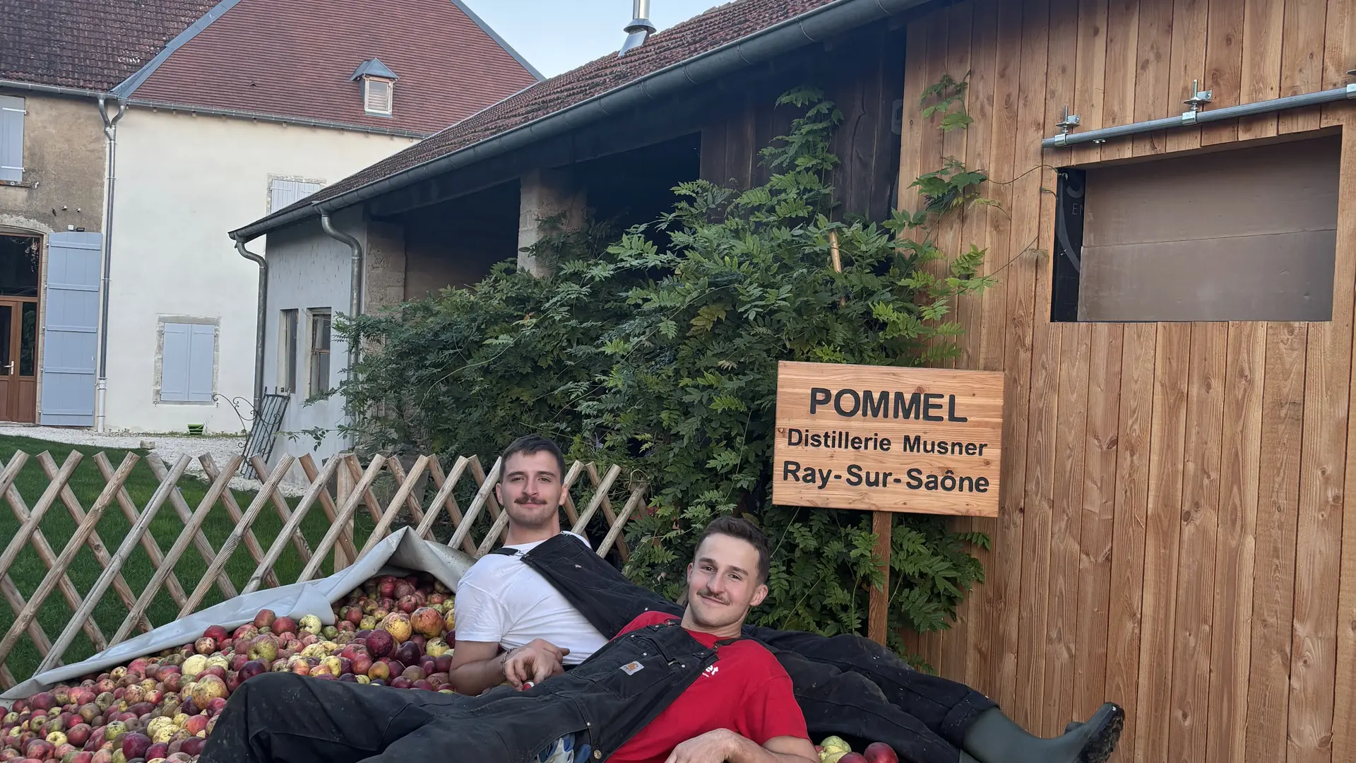 Paul et Jules dans les Pommes