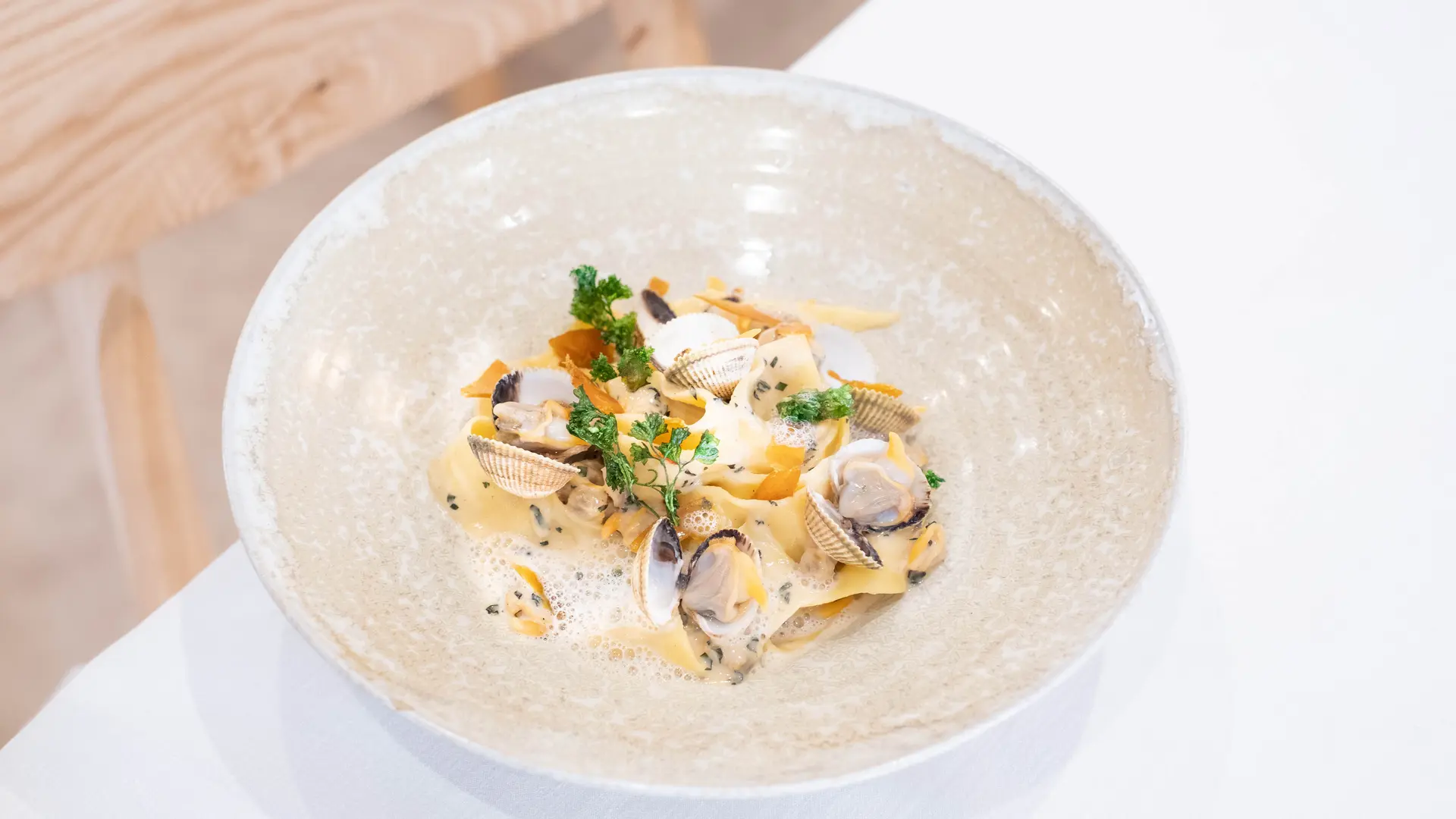 Pappardelle fatte alla mano aux coques pétales de poutargue