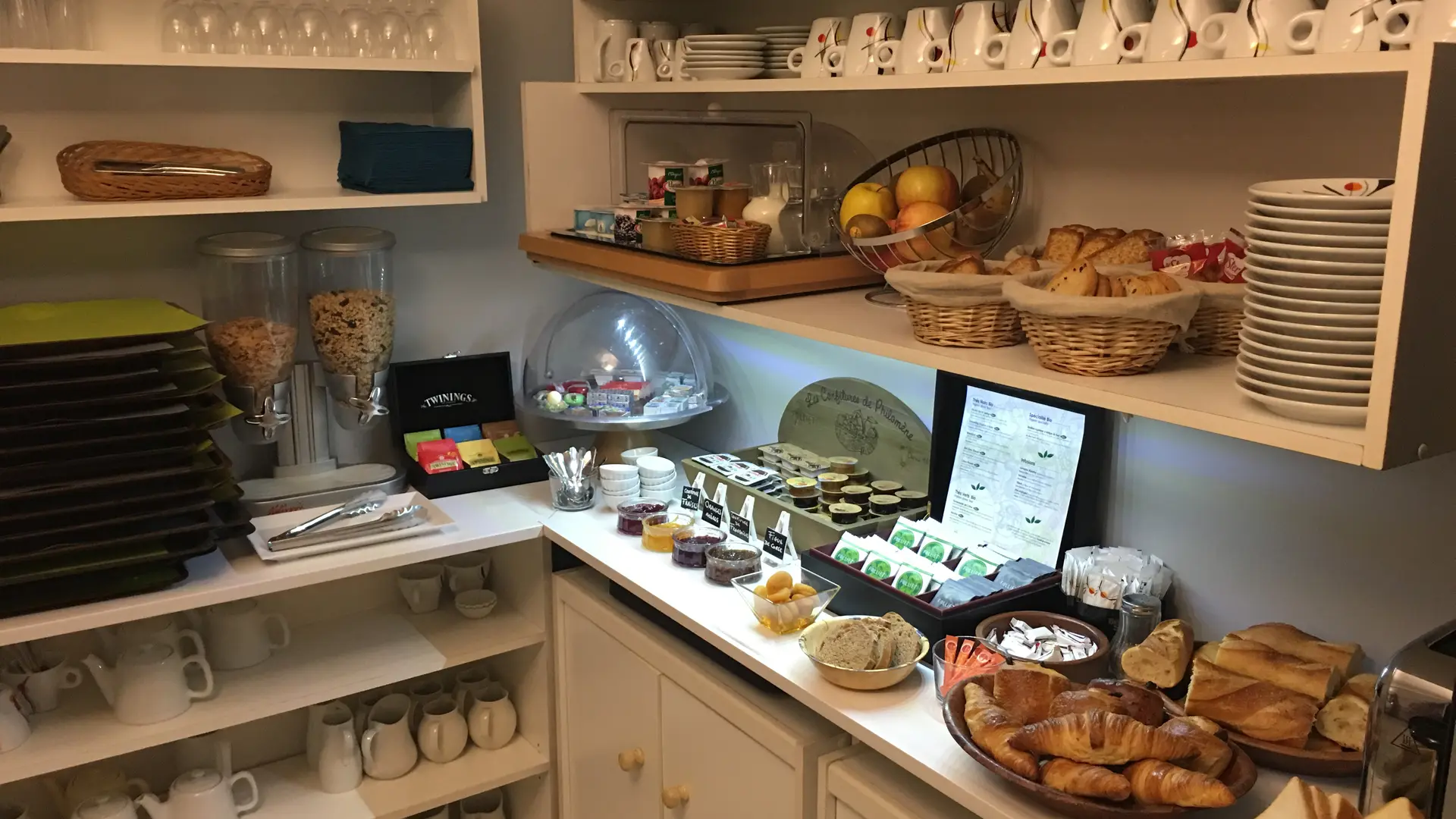 Petit-dejeuner-Hotel-Le-St-Remy-Chalon-Sur-Saone