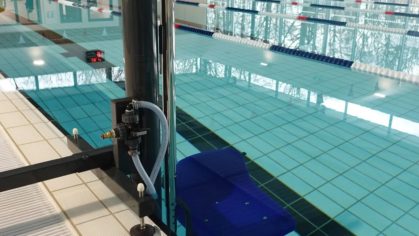 Piscine Luxeuil accessibilite PMR