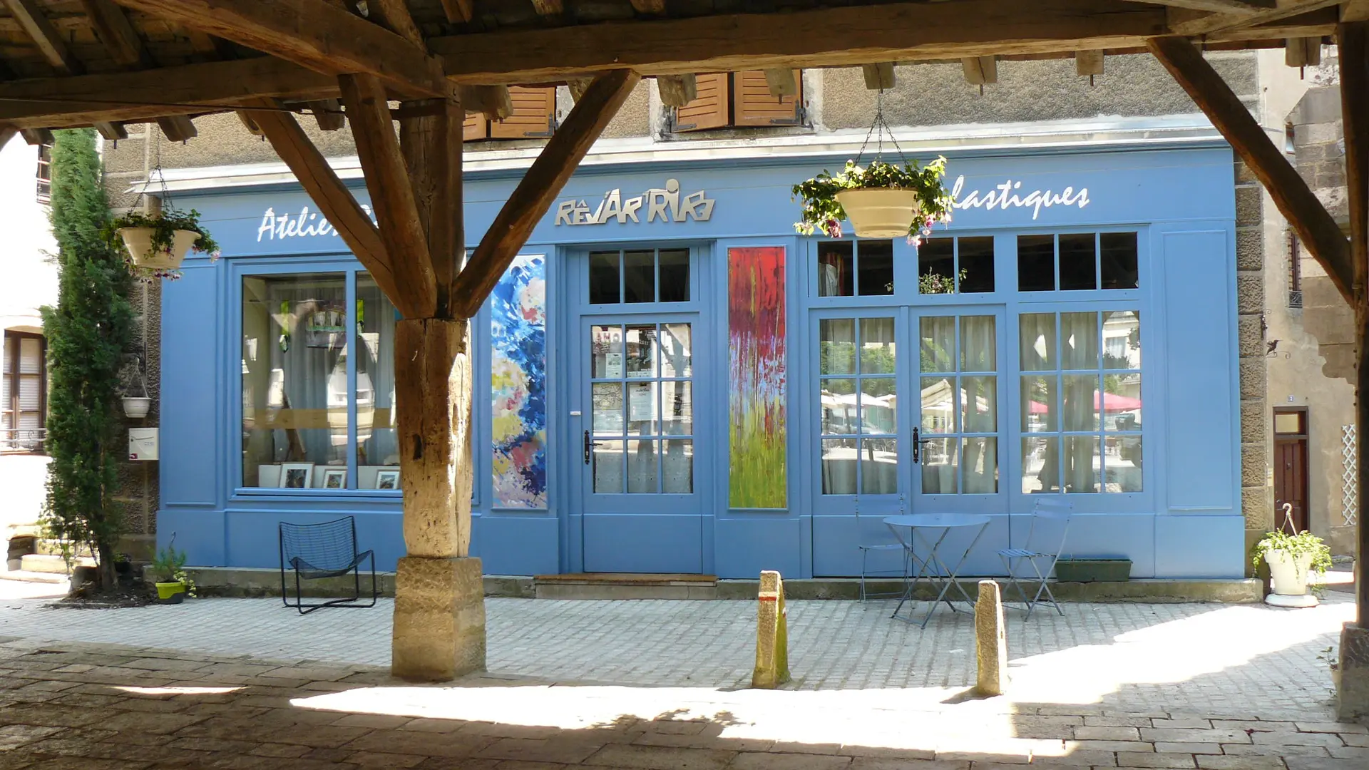 La galerie vue de la halle