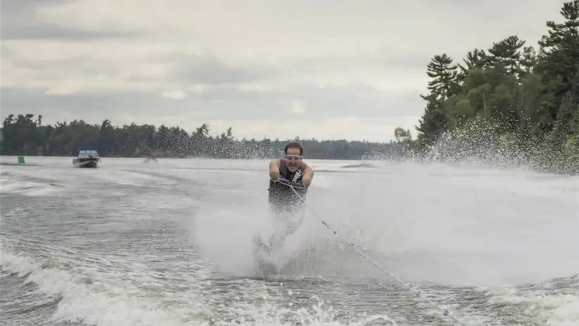 SKI WAKE SENSATION