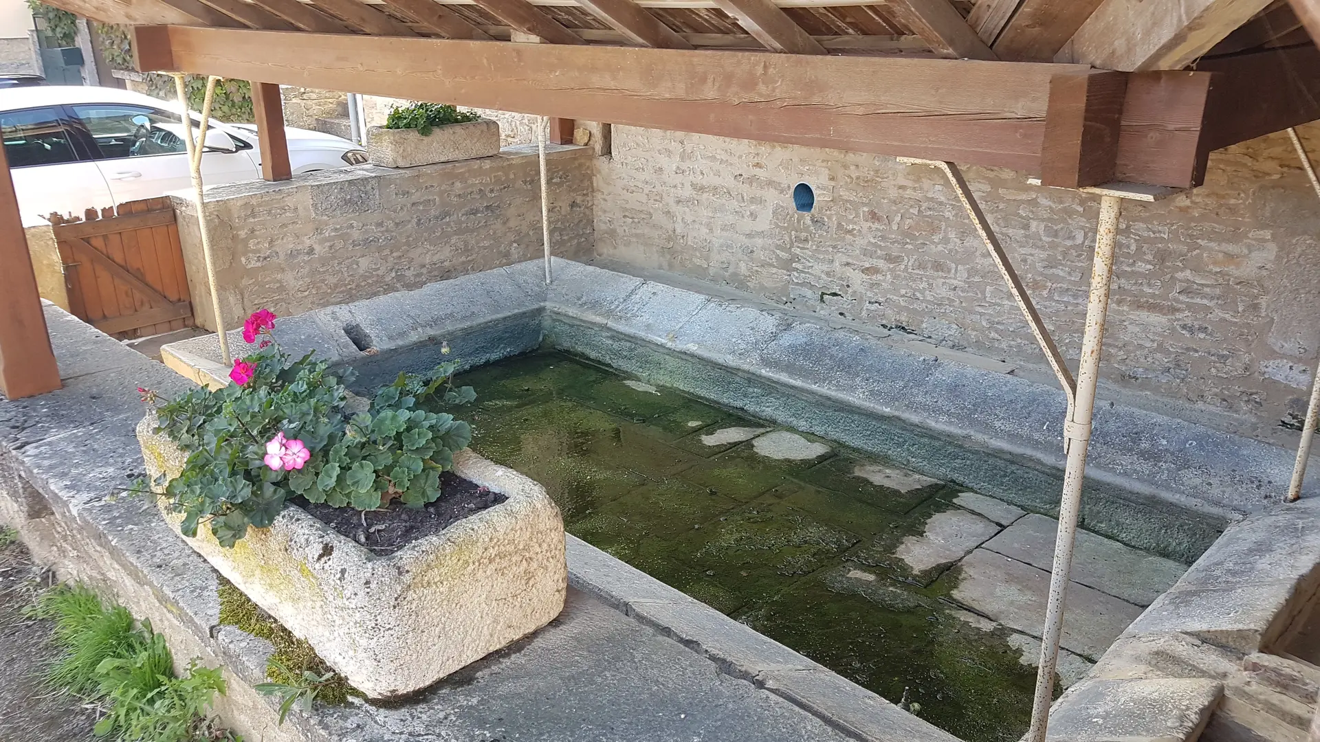 LE LAVOIR DU VILLAGE