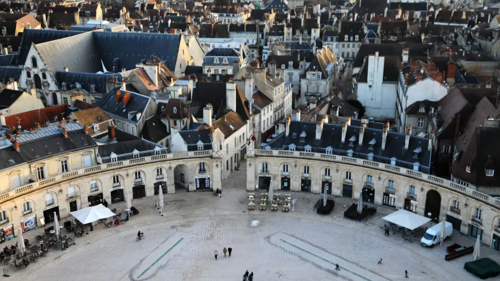 Vue-panoramique-sur-Dijon-2