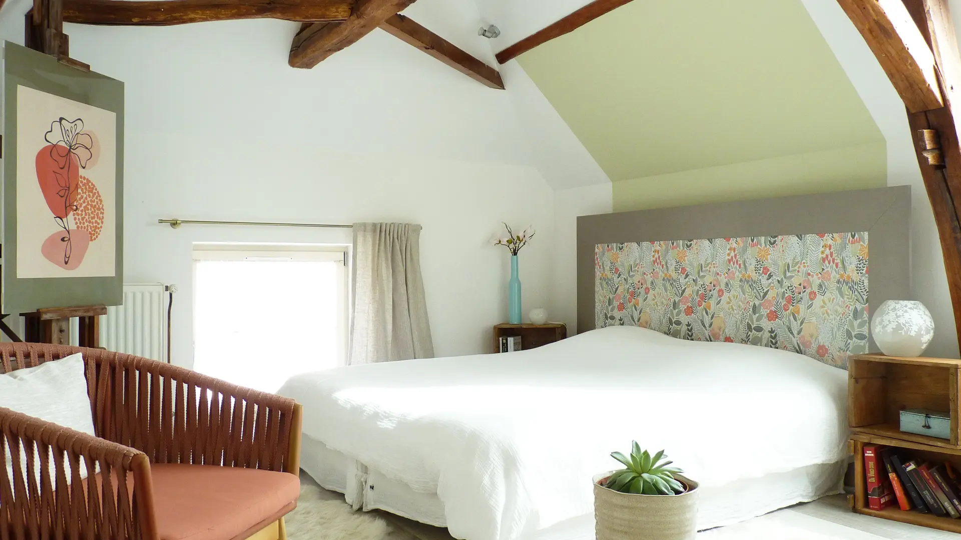 Grande chambre fleurie