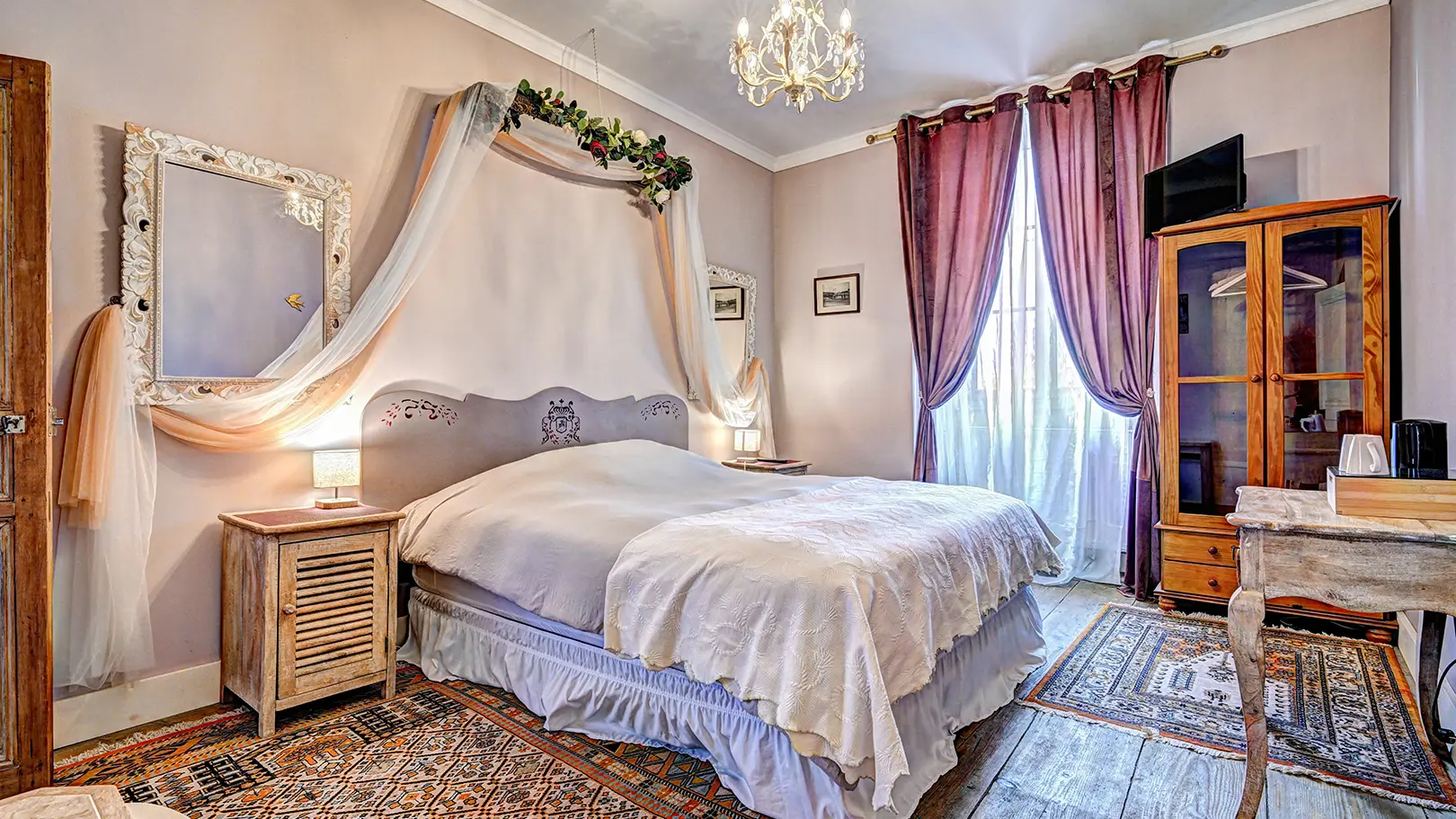 chambre romantique La Hussardière 2025 DD