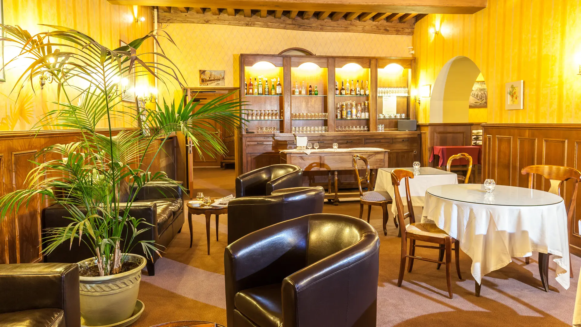 accueil-salon-petit déj-05-0619