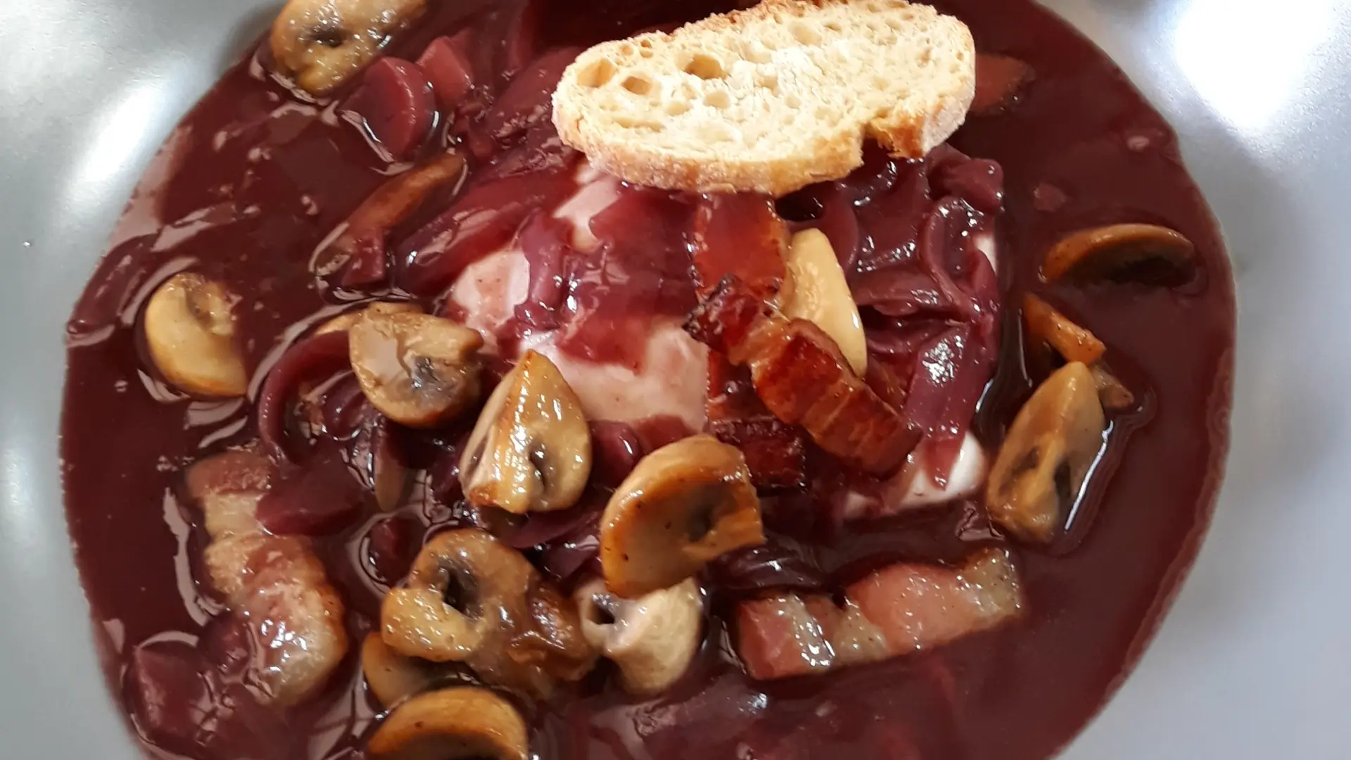 l'oeuf en meurette