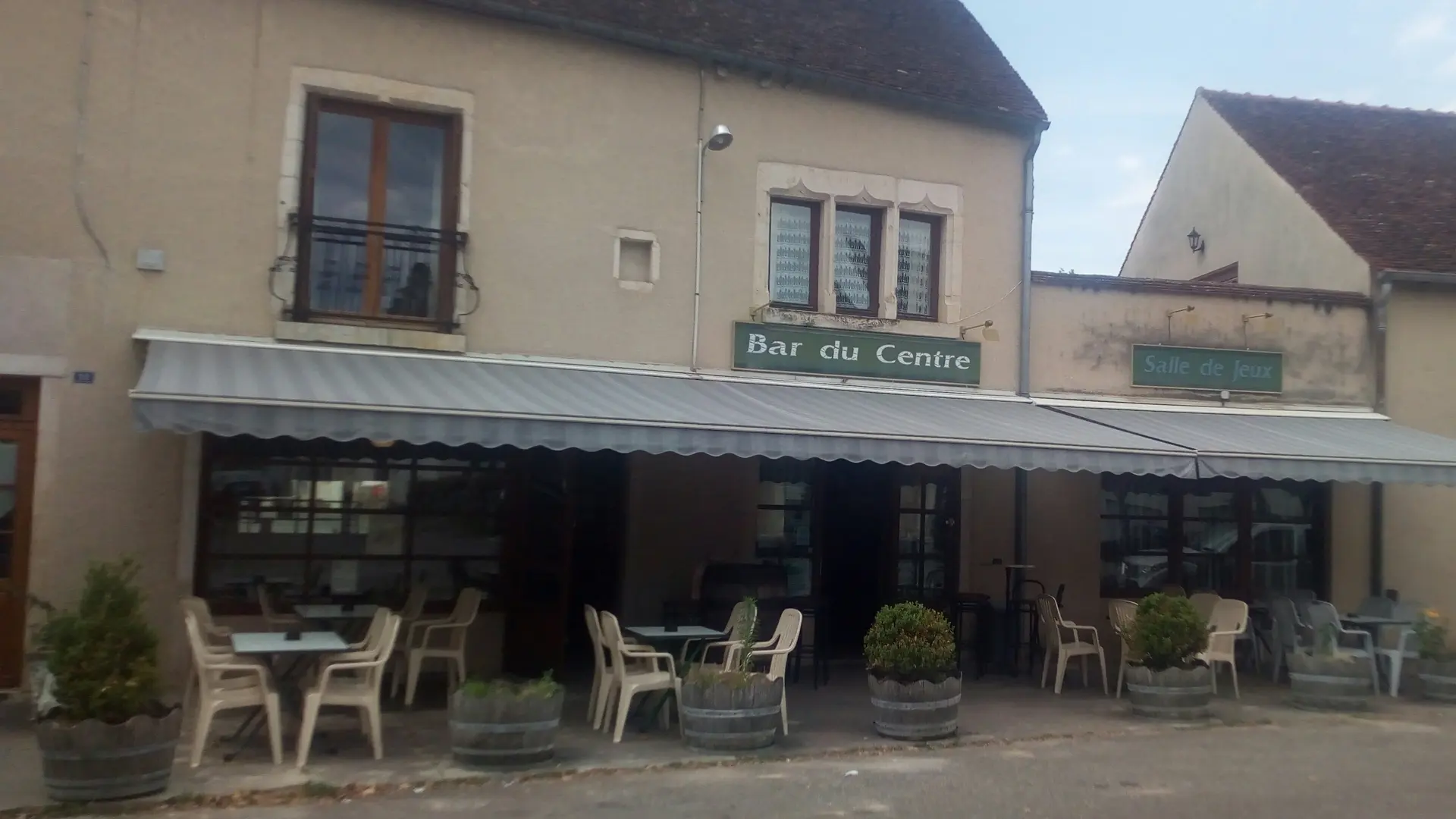 bar du centre Pesmes