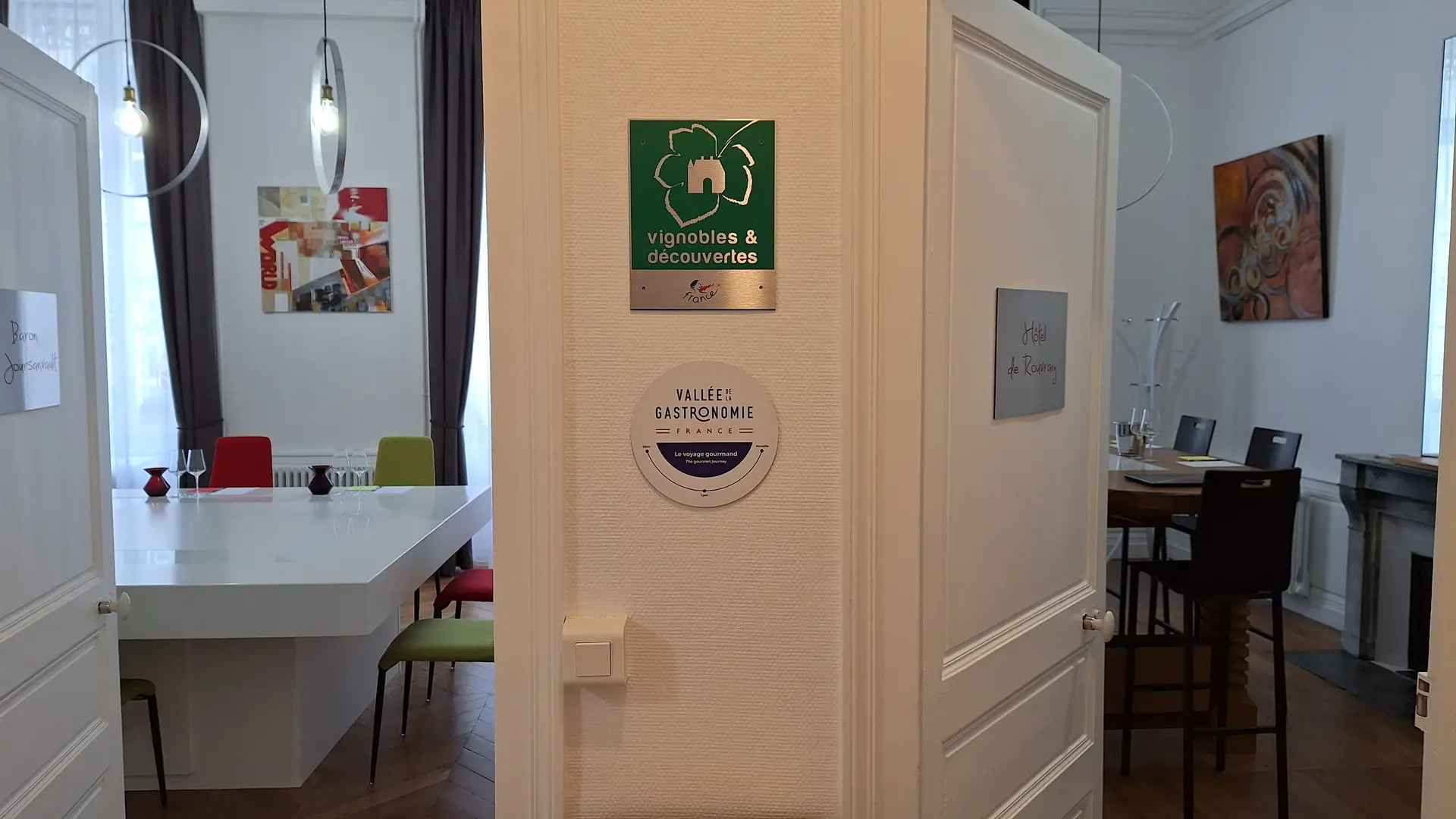 deux-salles-de-degutation-a-sensation-vin