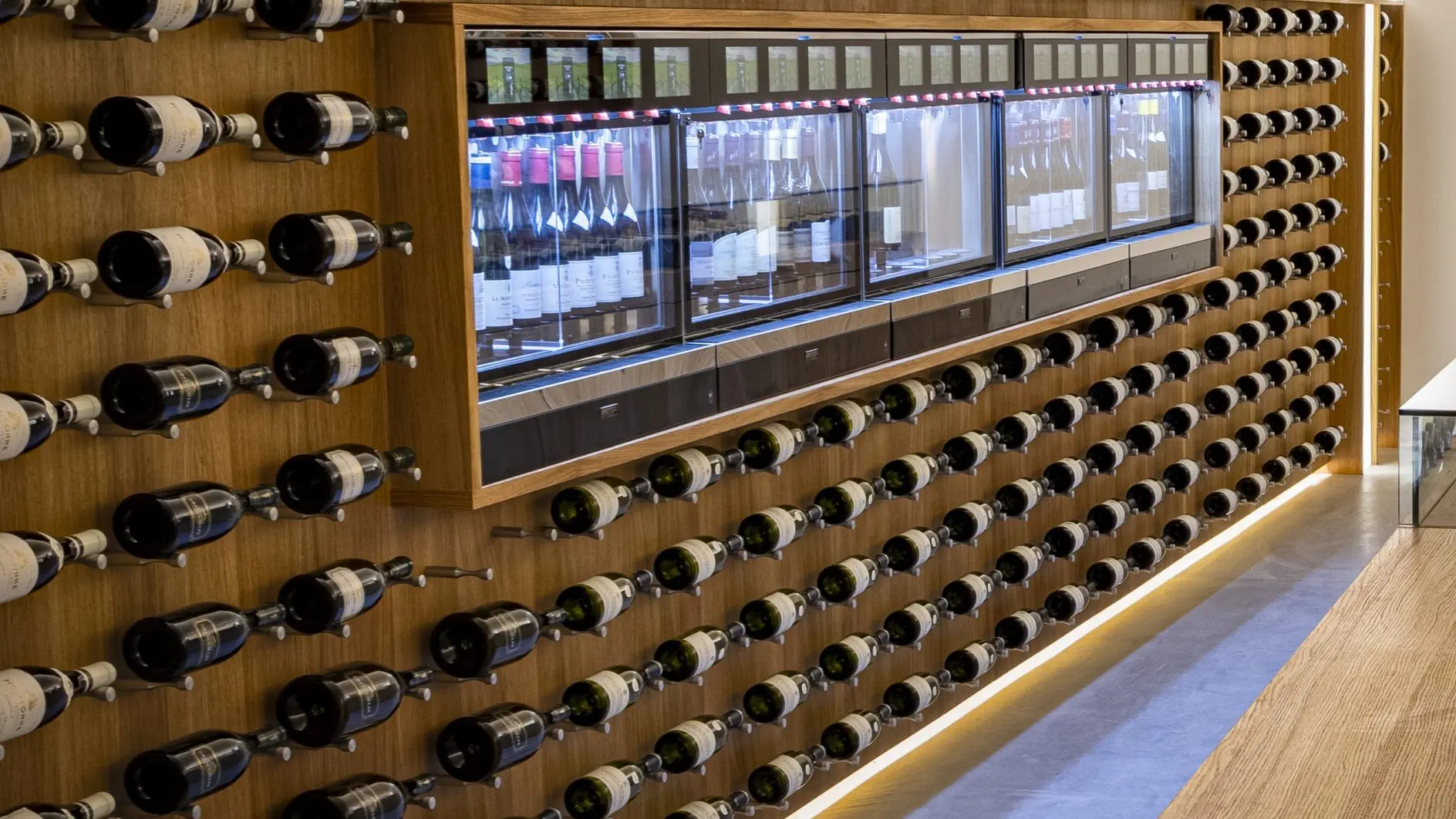 en-face-du-paragraphe-enomatic-et-couper-la-partie-de-droite-zoom-vitrines-elcairees--scaled-e1656520629452