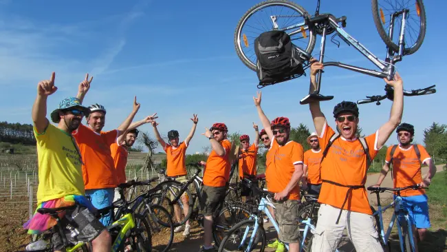 enterrement-vie-de-garcon-rando-des-vignes-activite-groupe-velovitamine-bourgogne