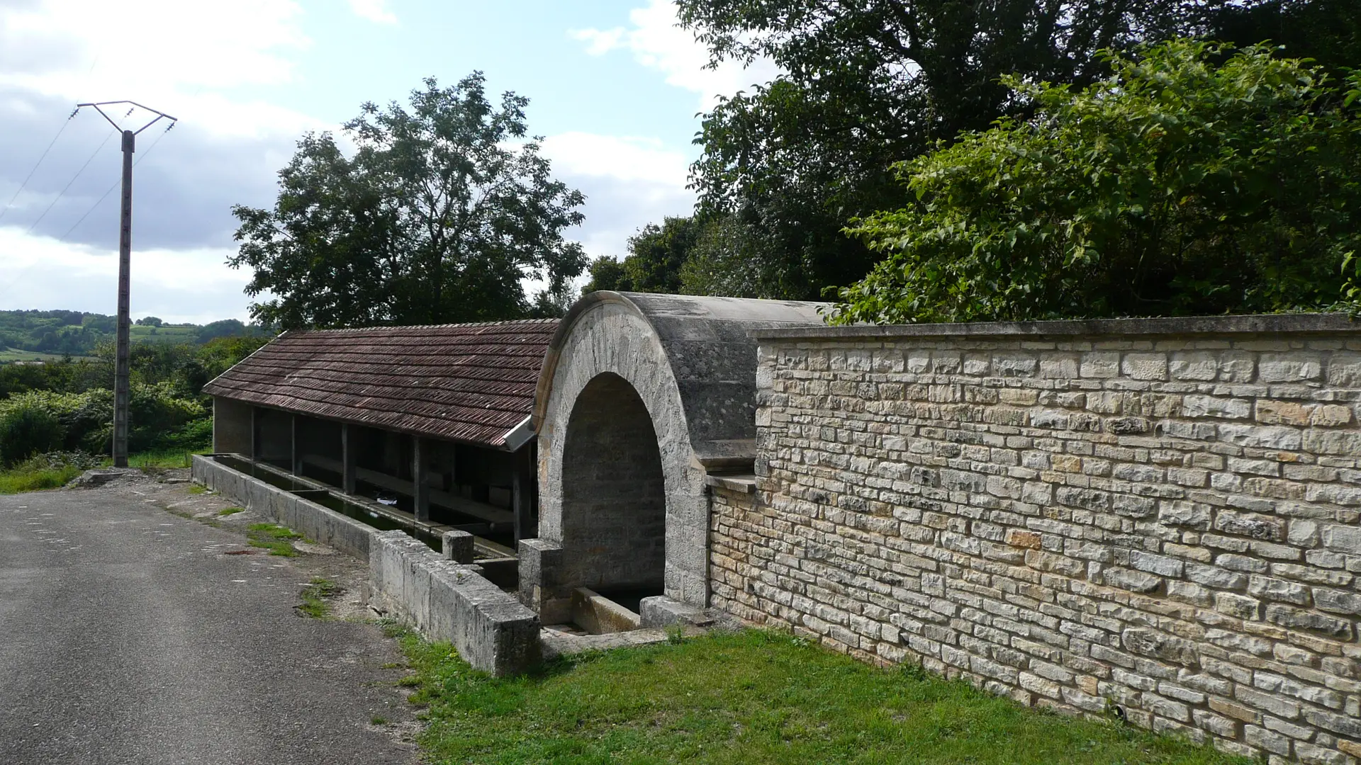 fontaine lavoir à Margilley