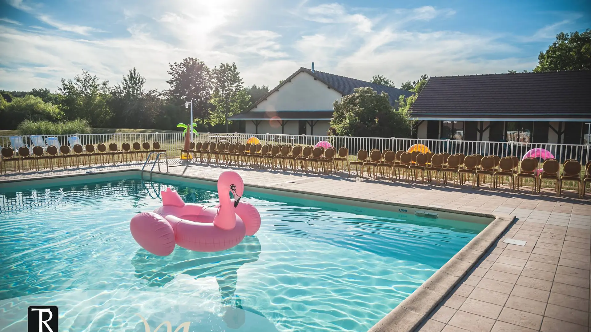 Piscine - Hôtel Mercure Auxerre-Appoigny