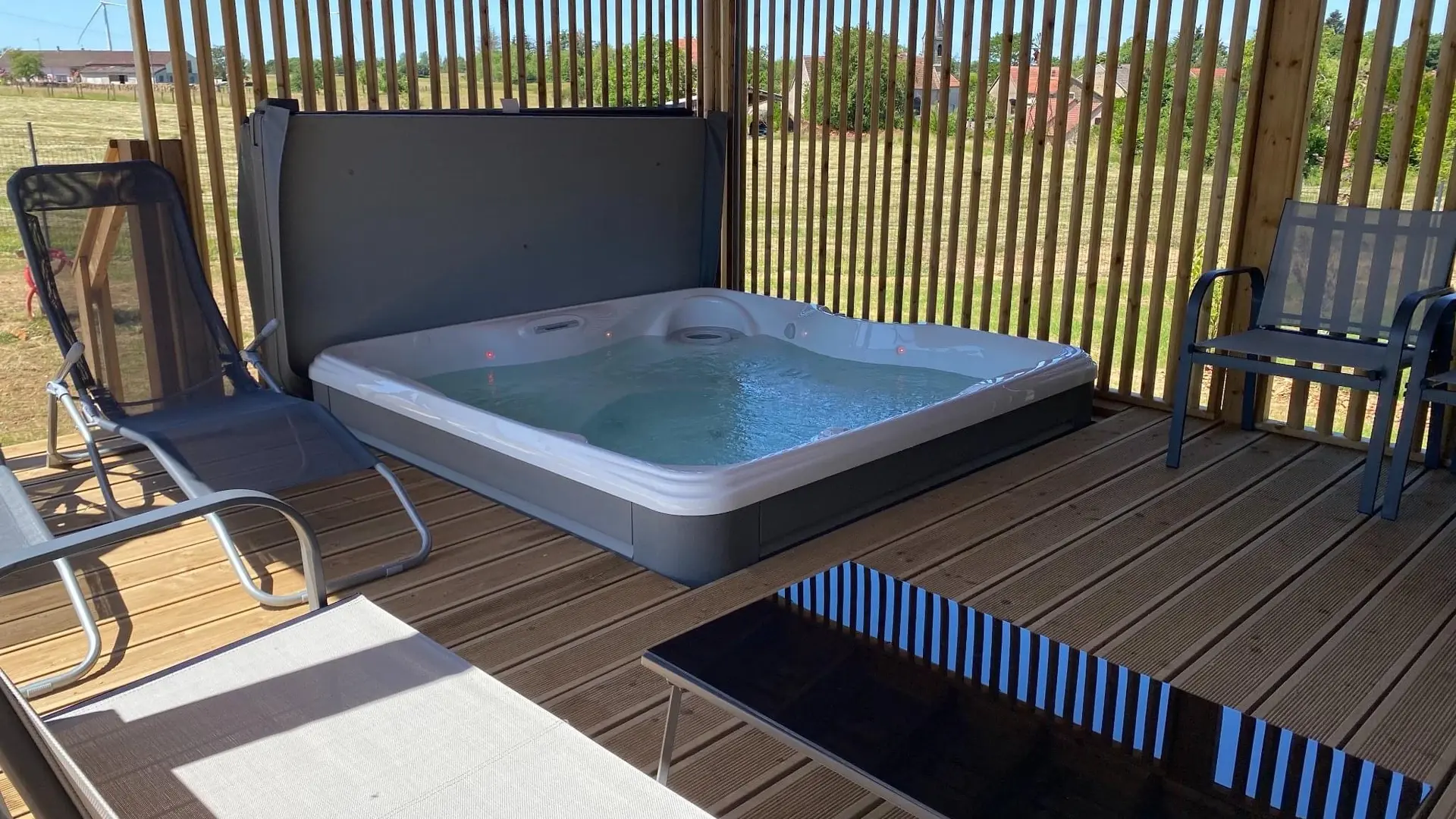 Au Bois Quartois jacuzzi