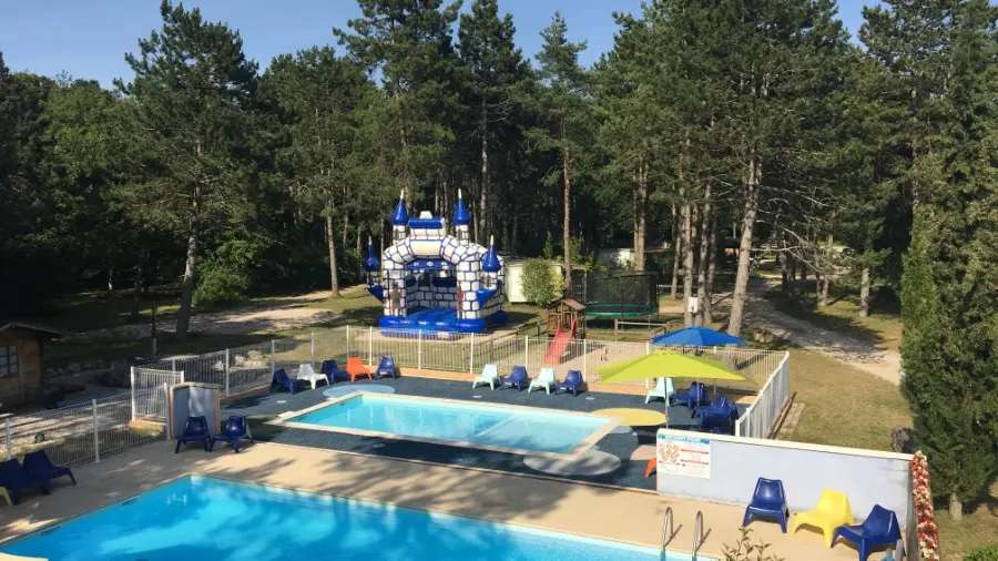 jeux-enfants3-camping-le-relais-des-hautes-cotes-dijon-bourgogne-beaune-gevrey-chambertin-3