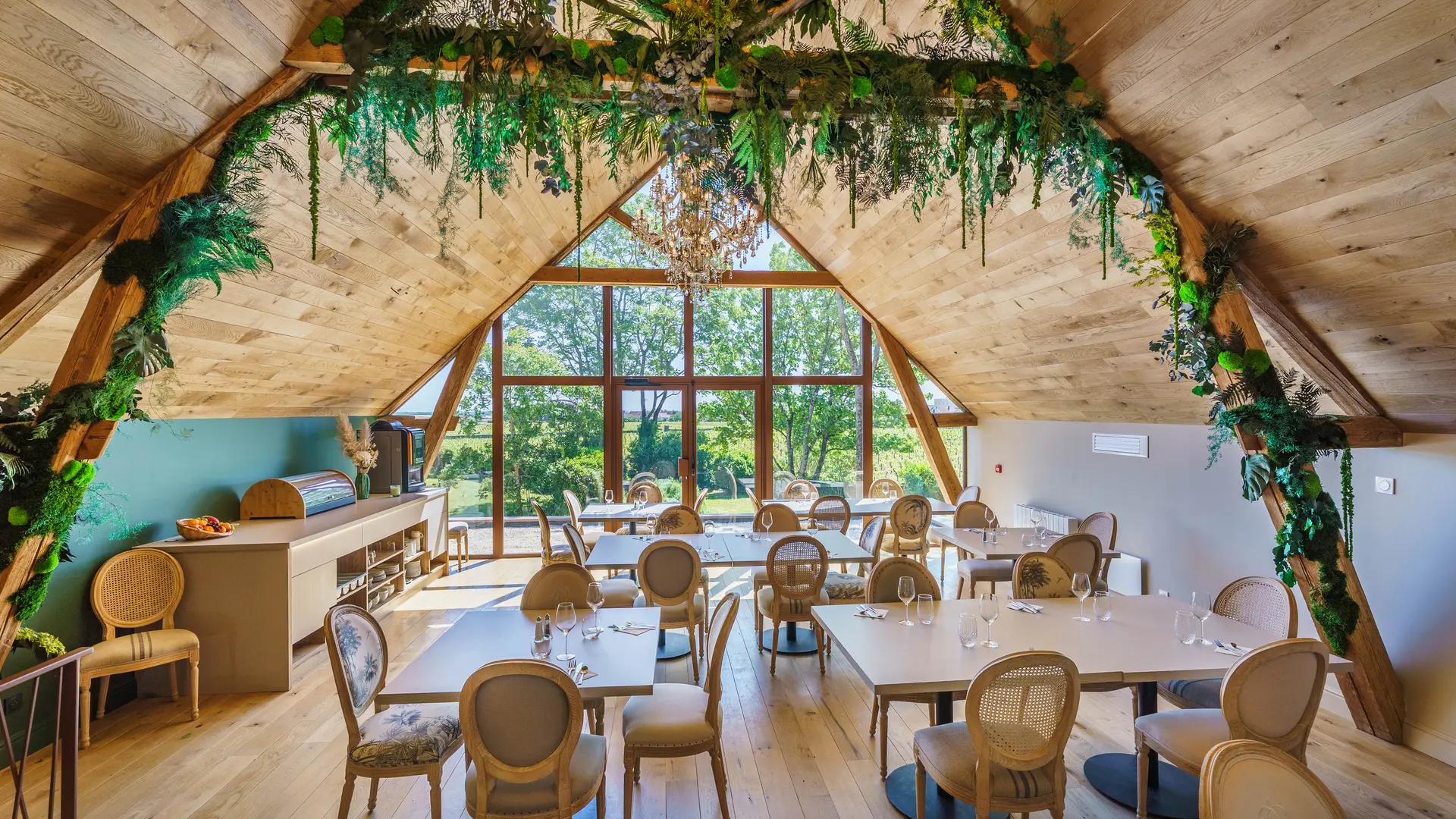 Salle de peti-déjeuner / séminaires